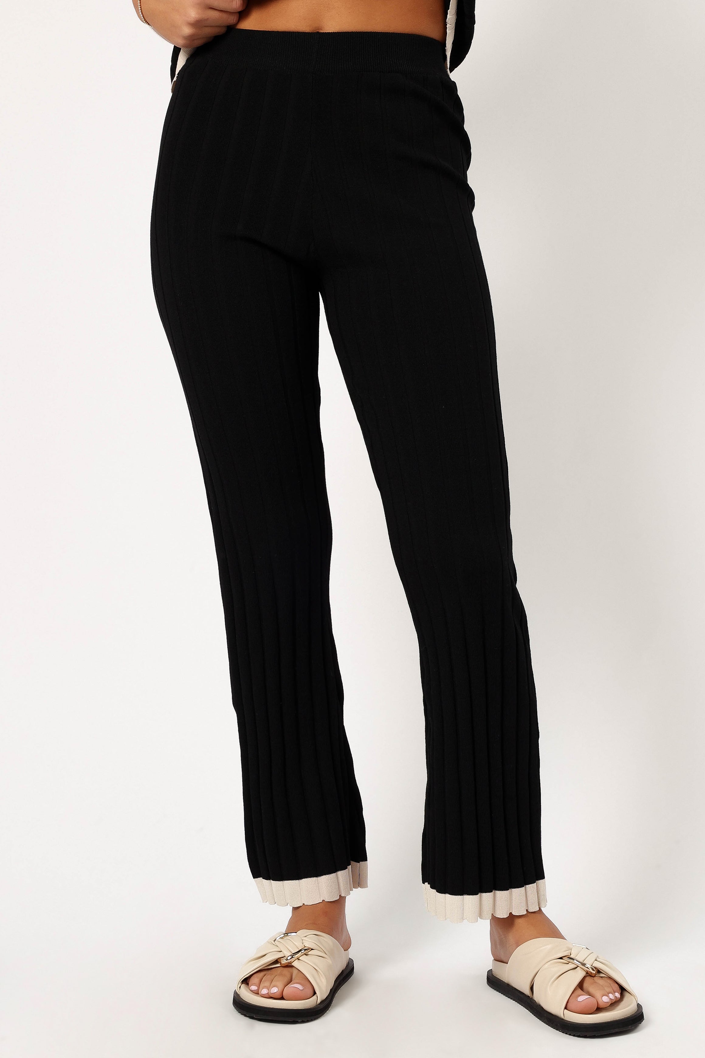 SETS @Henrie Knit Set - Black Beige