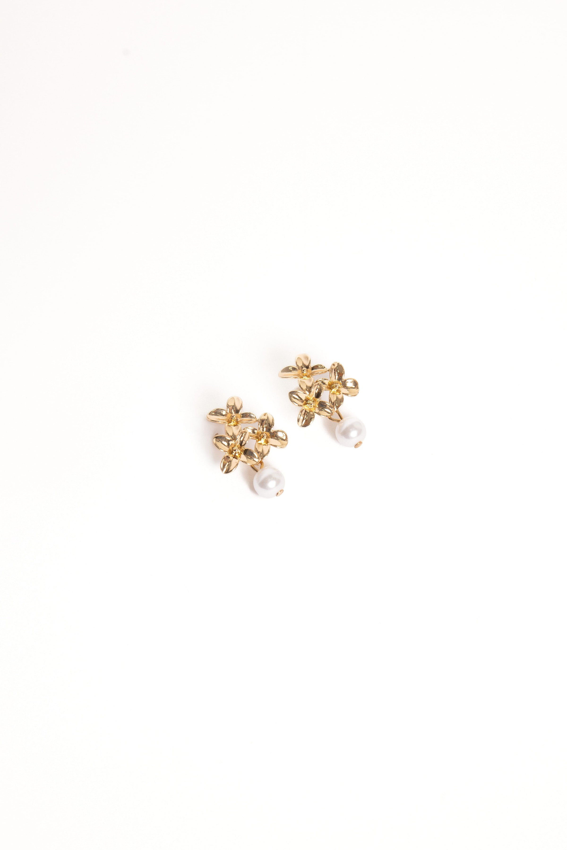 Petal and Pup USA ACCESSORIES Amani Earrings - Gold/Pearl One Size