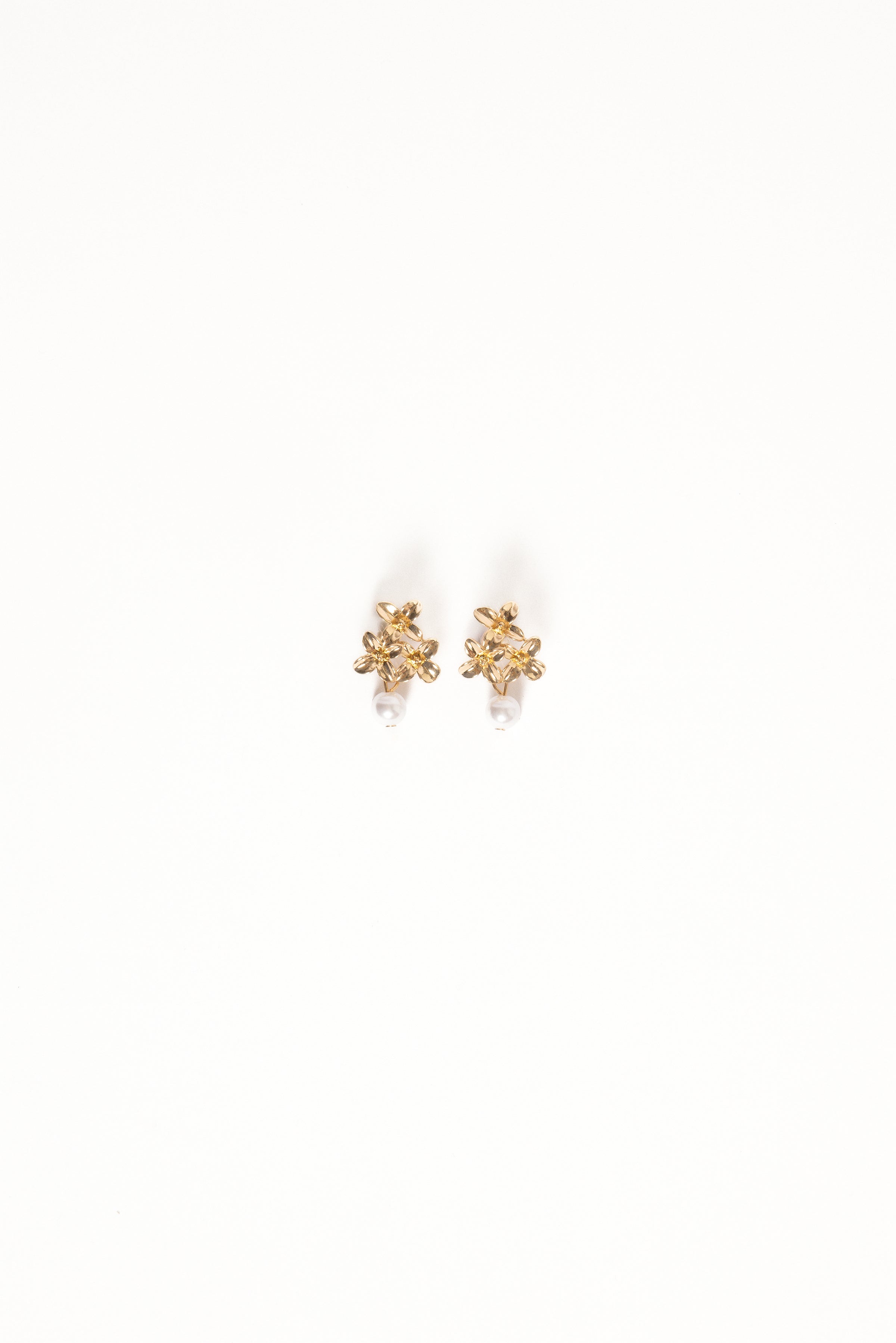 Petal and Pup USA ACCESSORIES Amani Earrings - Gold/Pearl One Size