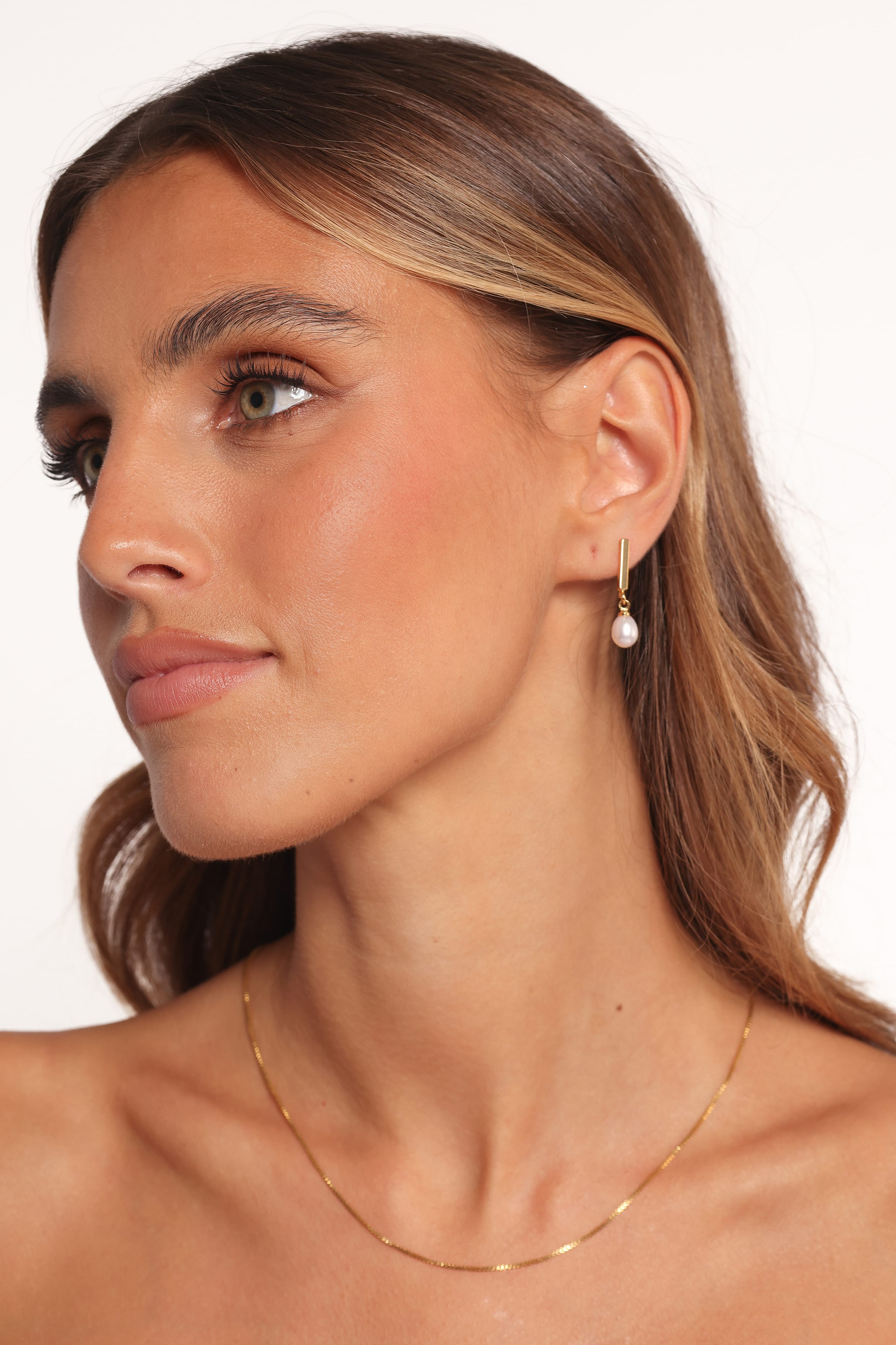 Petal and Pup USA ACCESSORIES Calista Earrings - Gold/Pearl One Size
