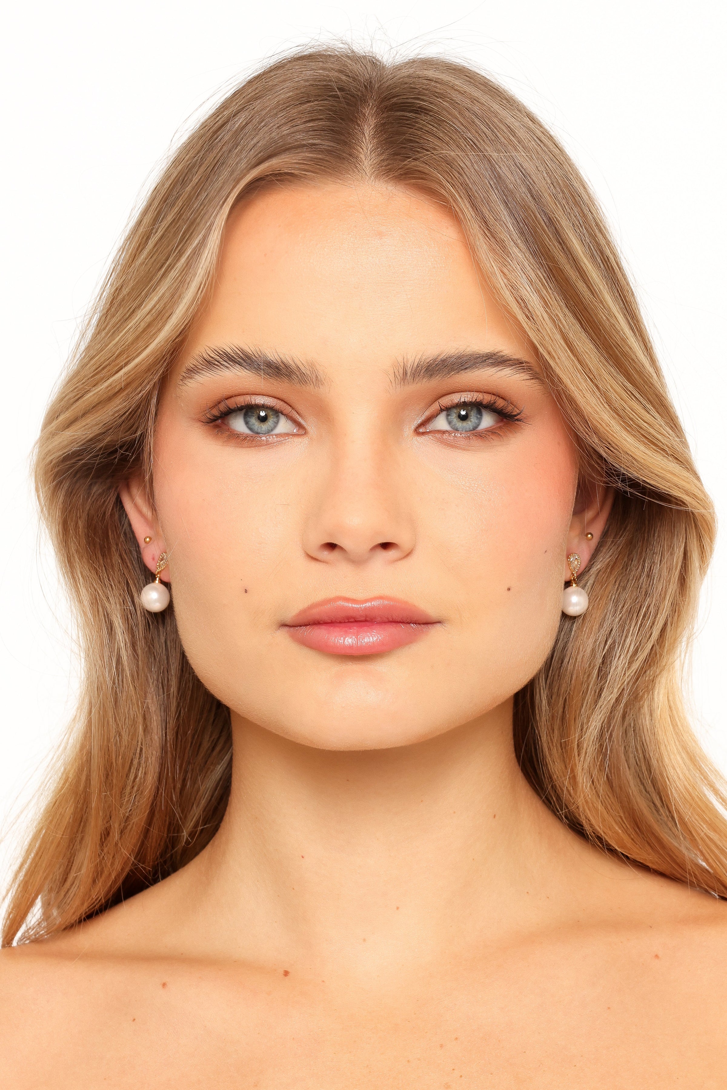 Petal and Pup USA ACCESSORIES Camille Pearl Earrings - Gold One Size