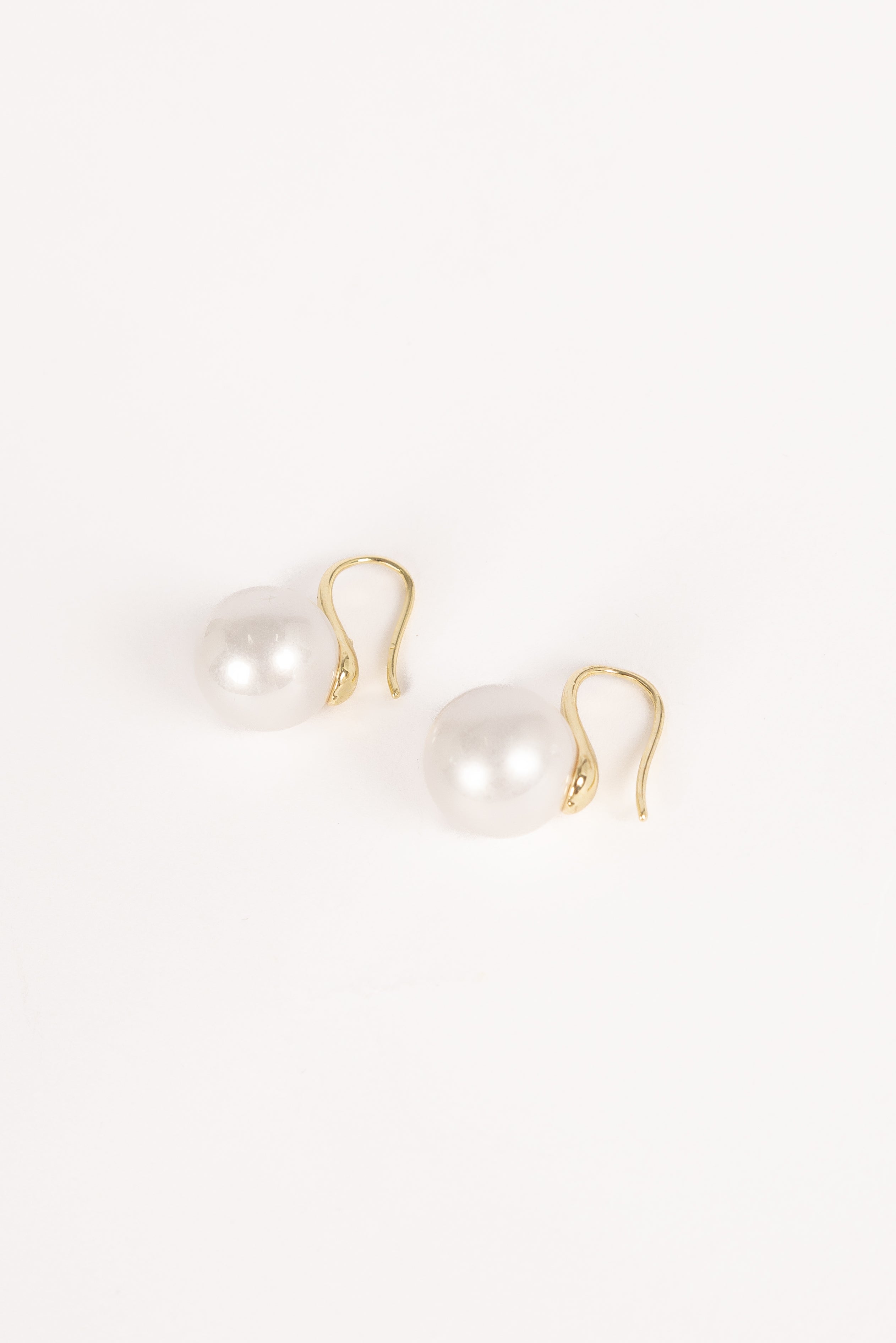 Petal and Pup USA ACCESSORIES Daniella Pearl Earrings - Gold One Size