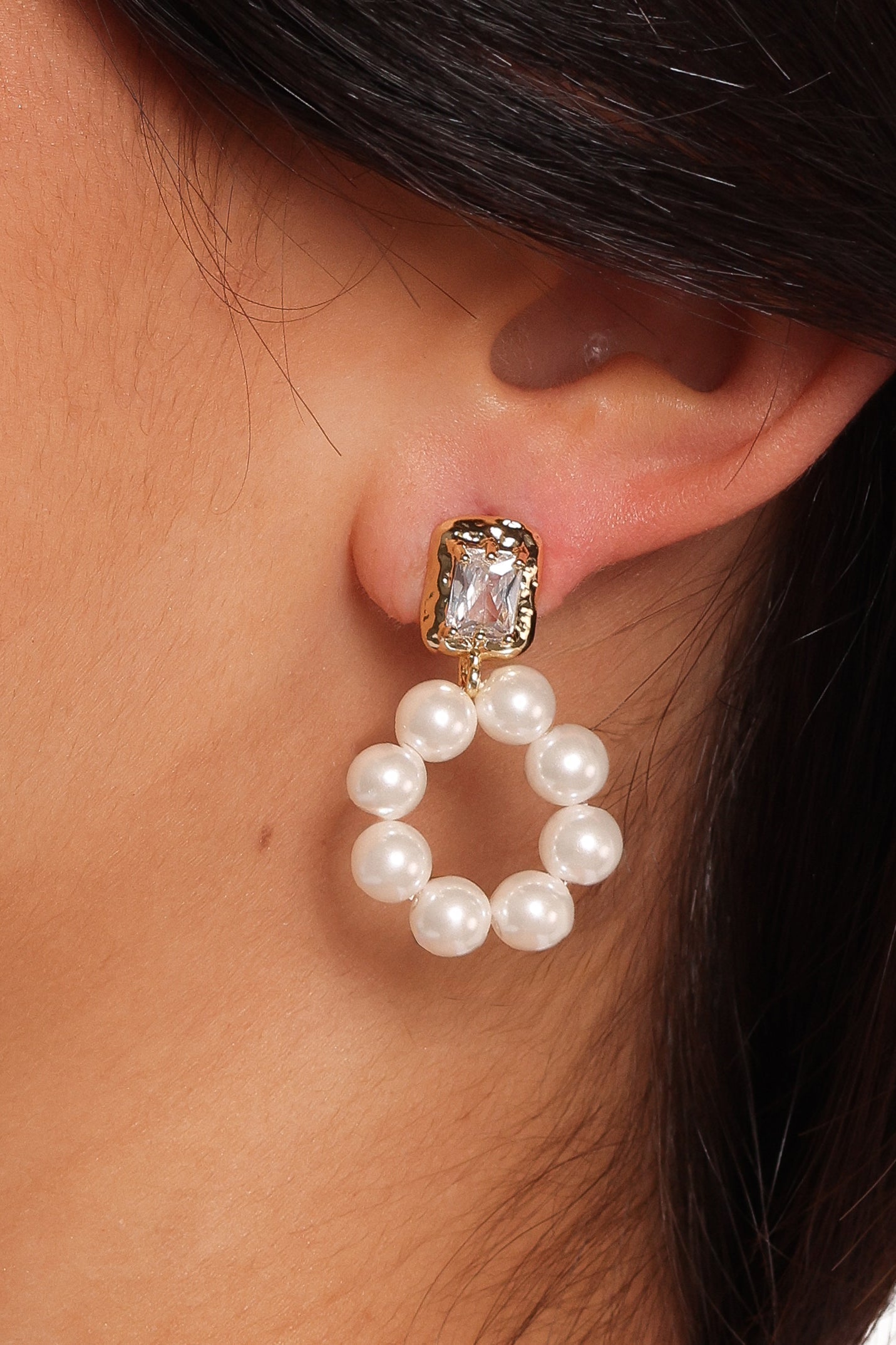 Petal and Pup USA ACCESSORIES Dara Drop Earrings - Gold/Pearl One Size