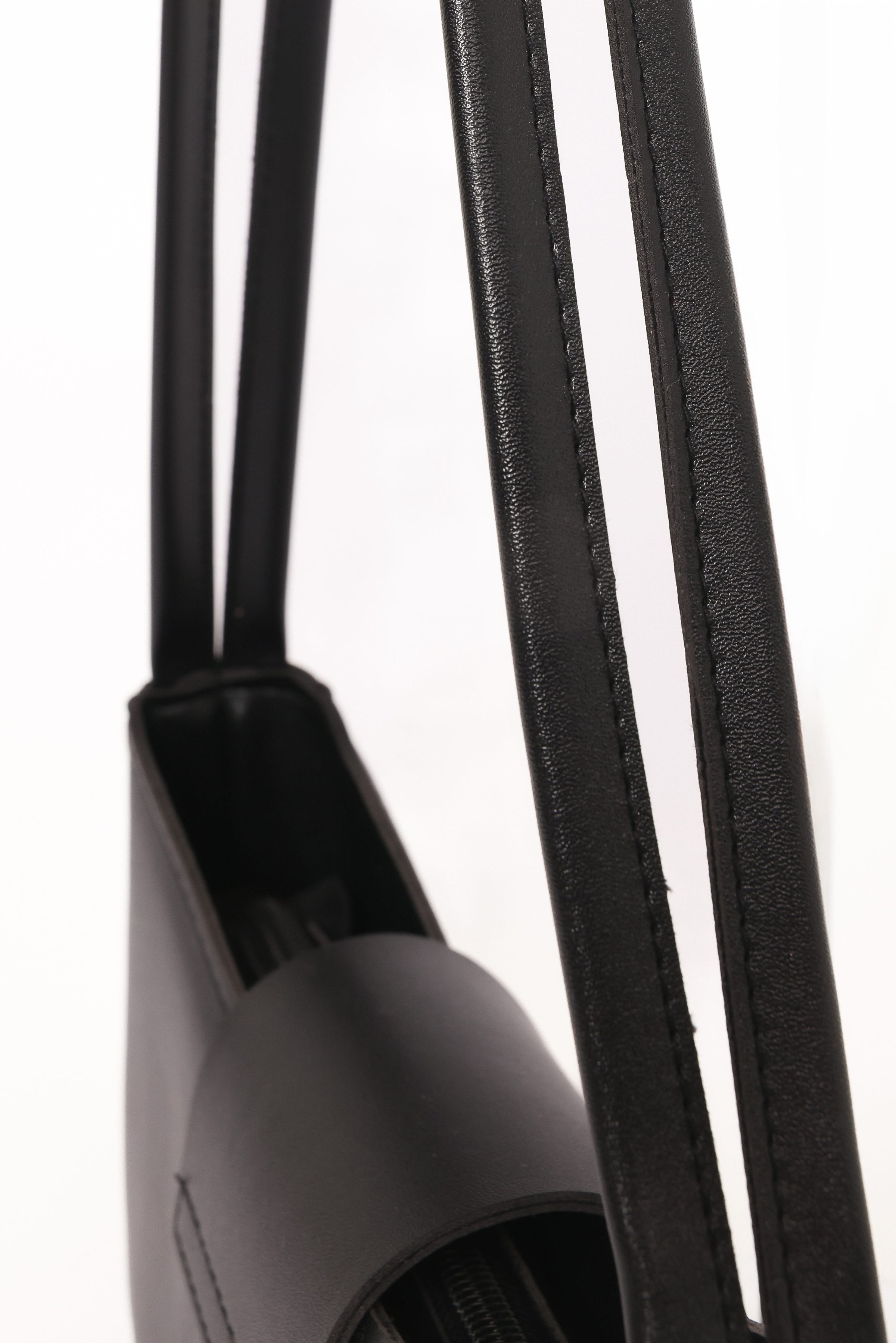 Petal and Pup USA ACCESSORIES Darina Handbag - Black One Size