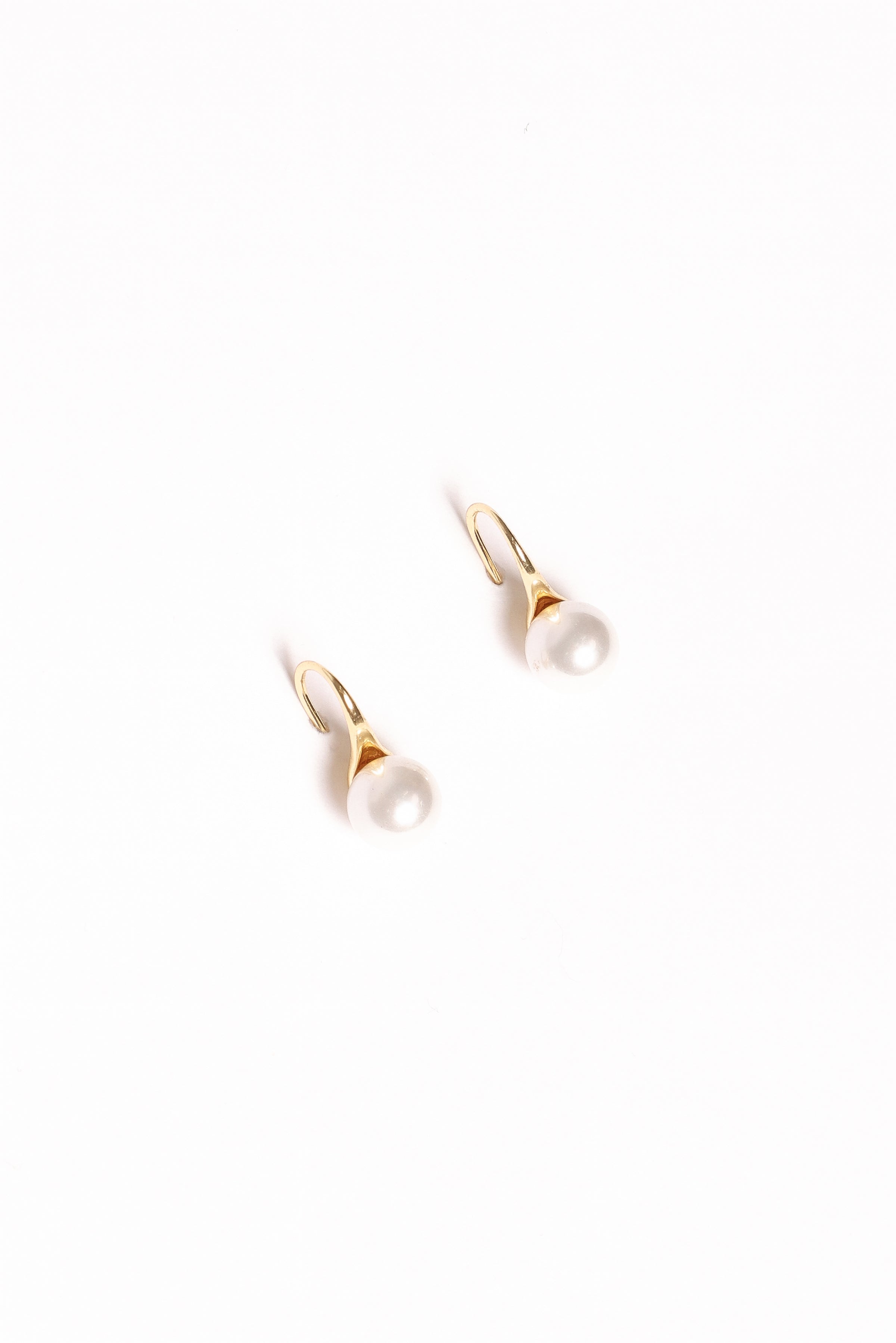 Petal and Pup USA ACCESSORIES Finley Earrings - Gold/Pearl One Size