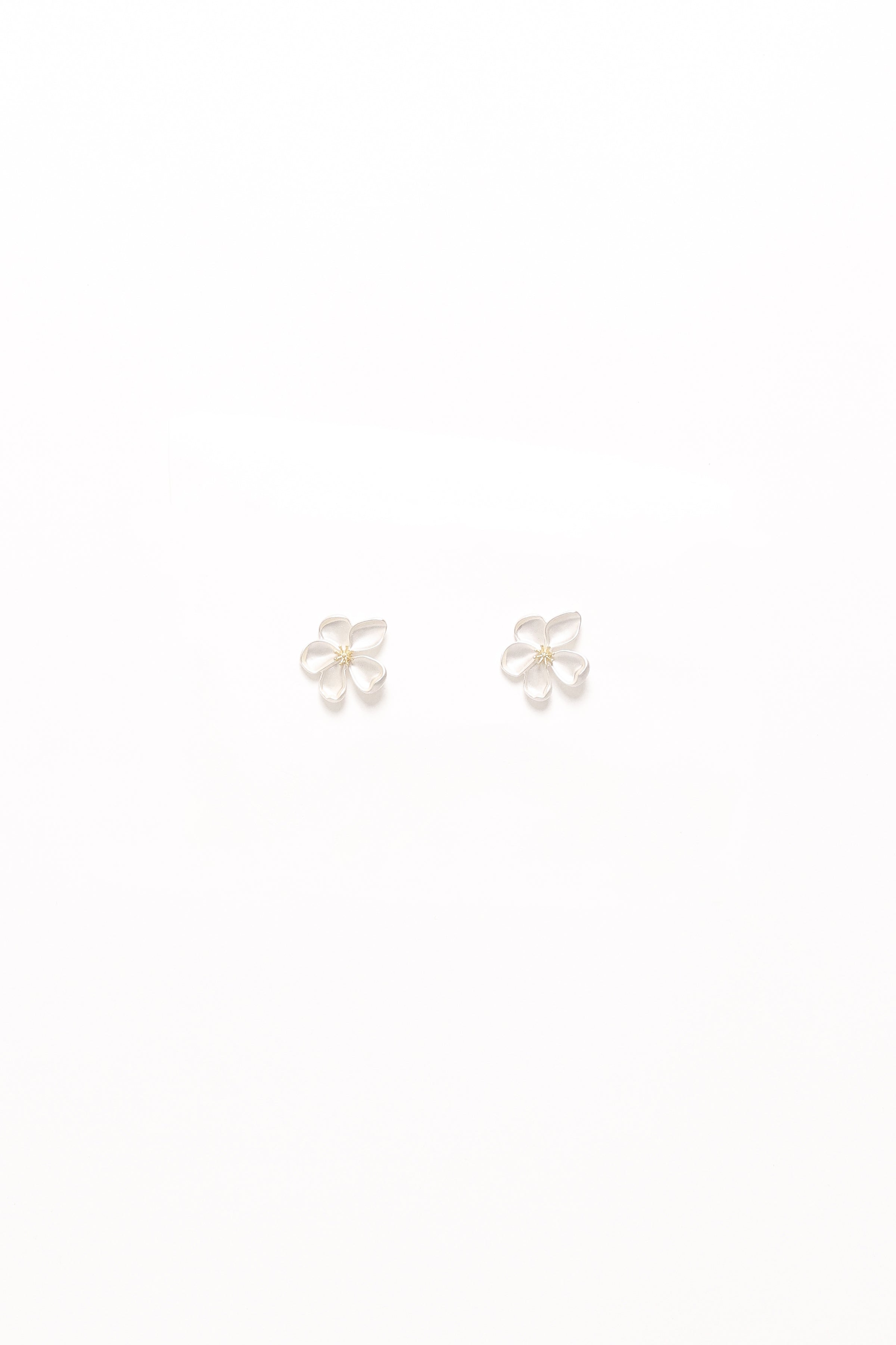 Petal and Pup USA ACCESSORIES Gisella Flower Earrings - White One Size