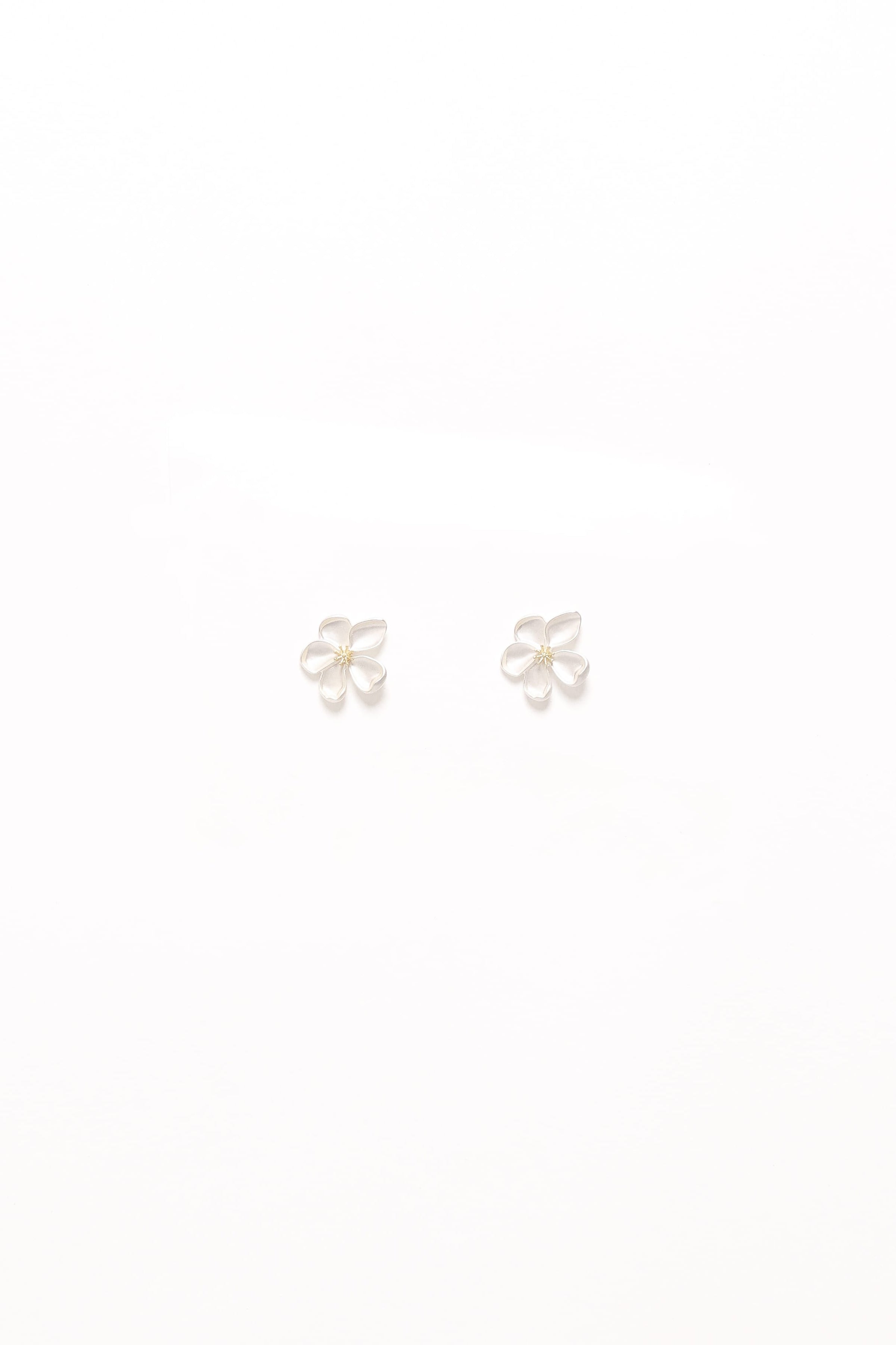 Petal and Pup USA ACCESSORIES Gisella Flower Earrings - White One Size