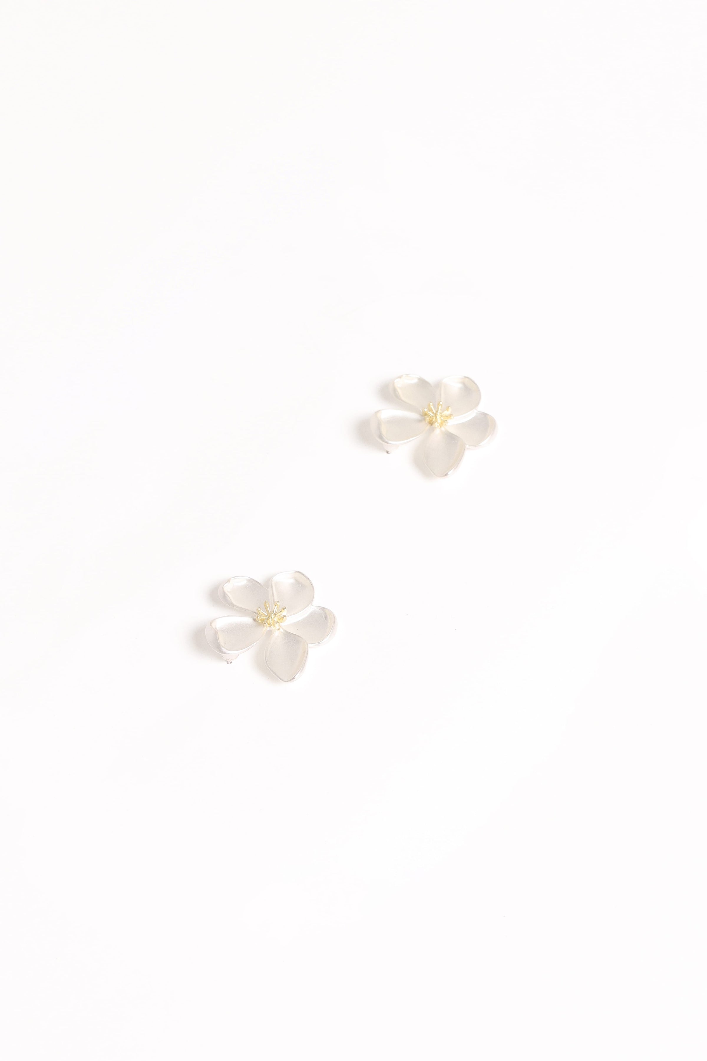 Petal and Pup USA ACCESSORIES Gisella Flower Earrings - White One Size