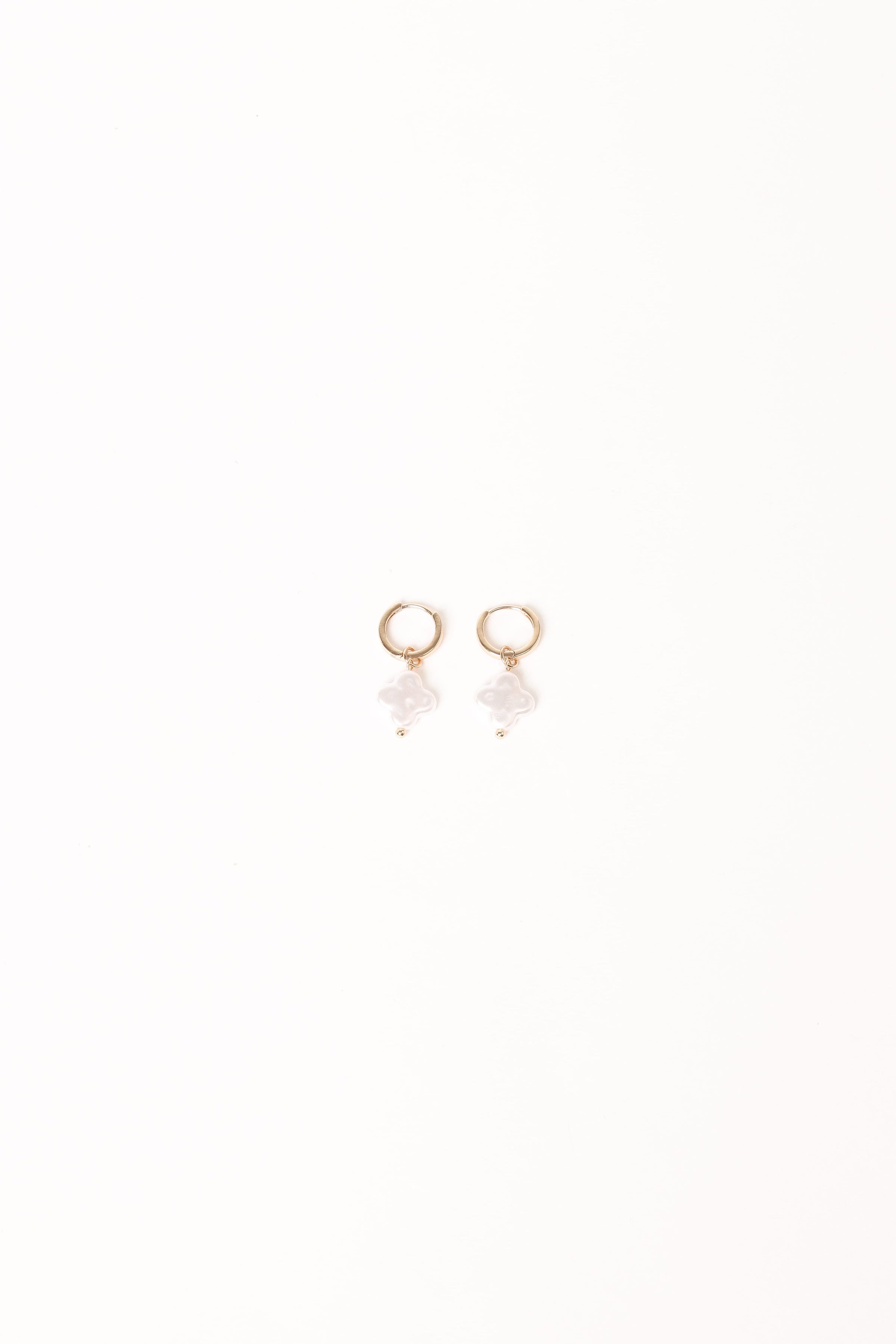 Petal and Pup USA ACCESSORIES Kieran Earrings - Gold/Pearl One Size