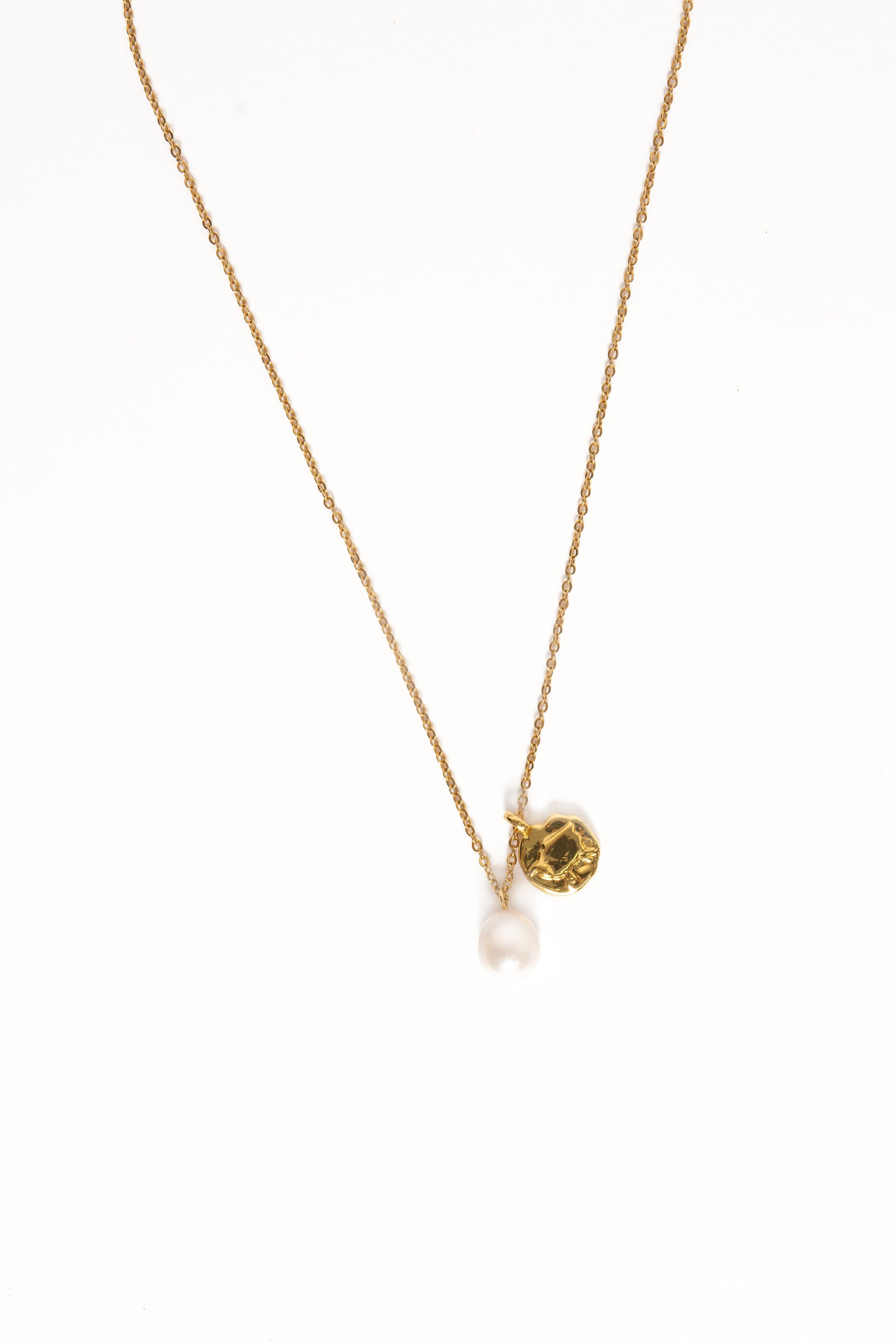 Petal and Pup USA ACCESSORIES Lavinia Necklace - Gold/Pearl One Size