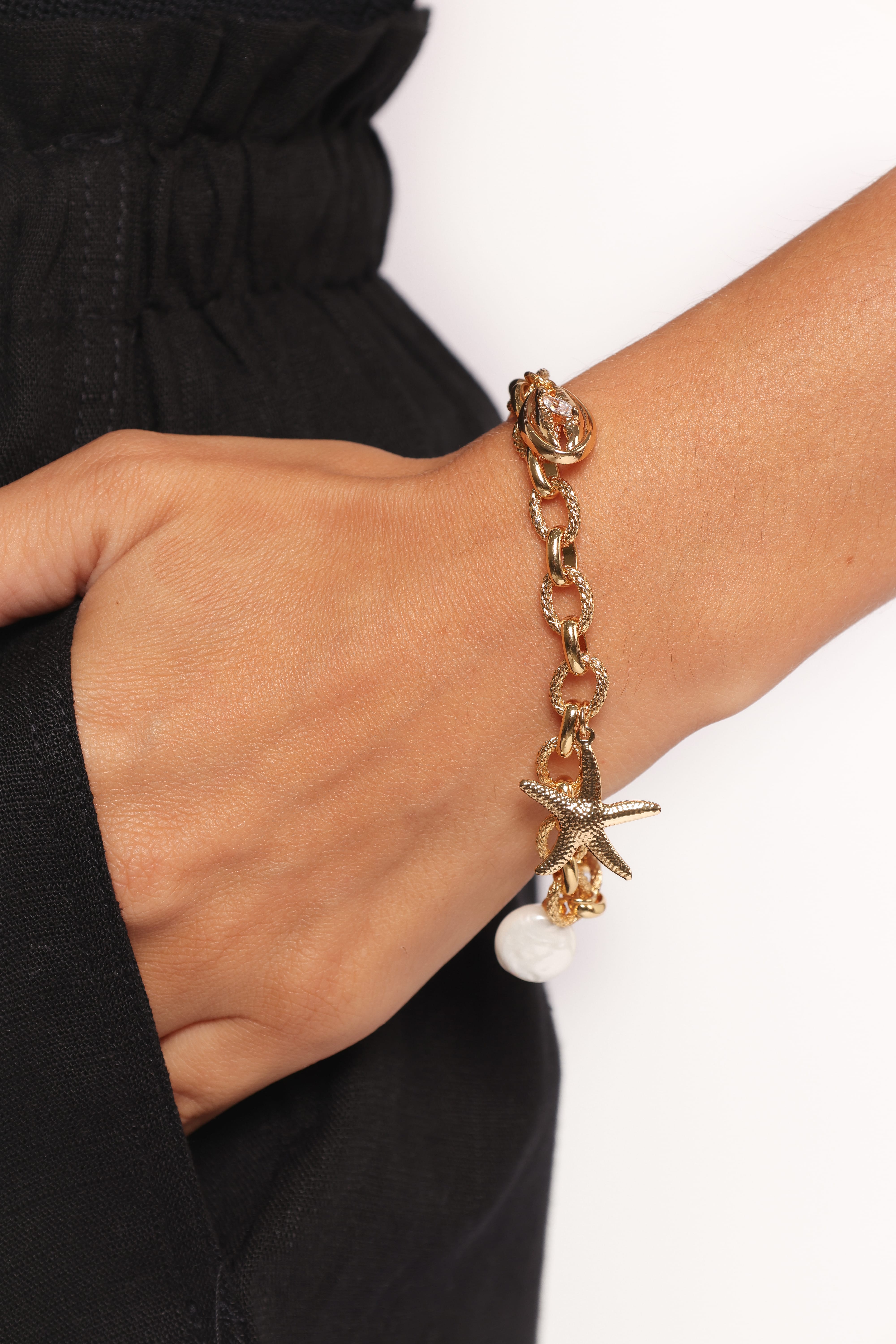 Petal and Pup USA ACCESSORIES Leo Bracelet - Gold One Size