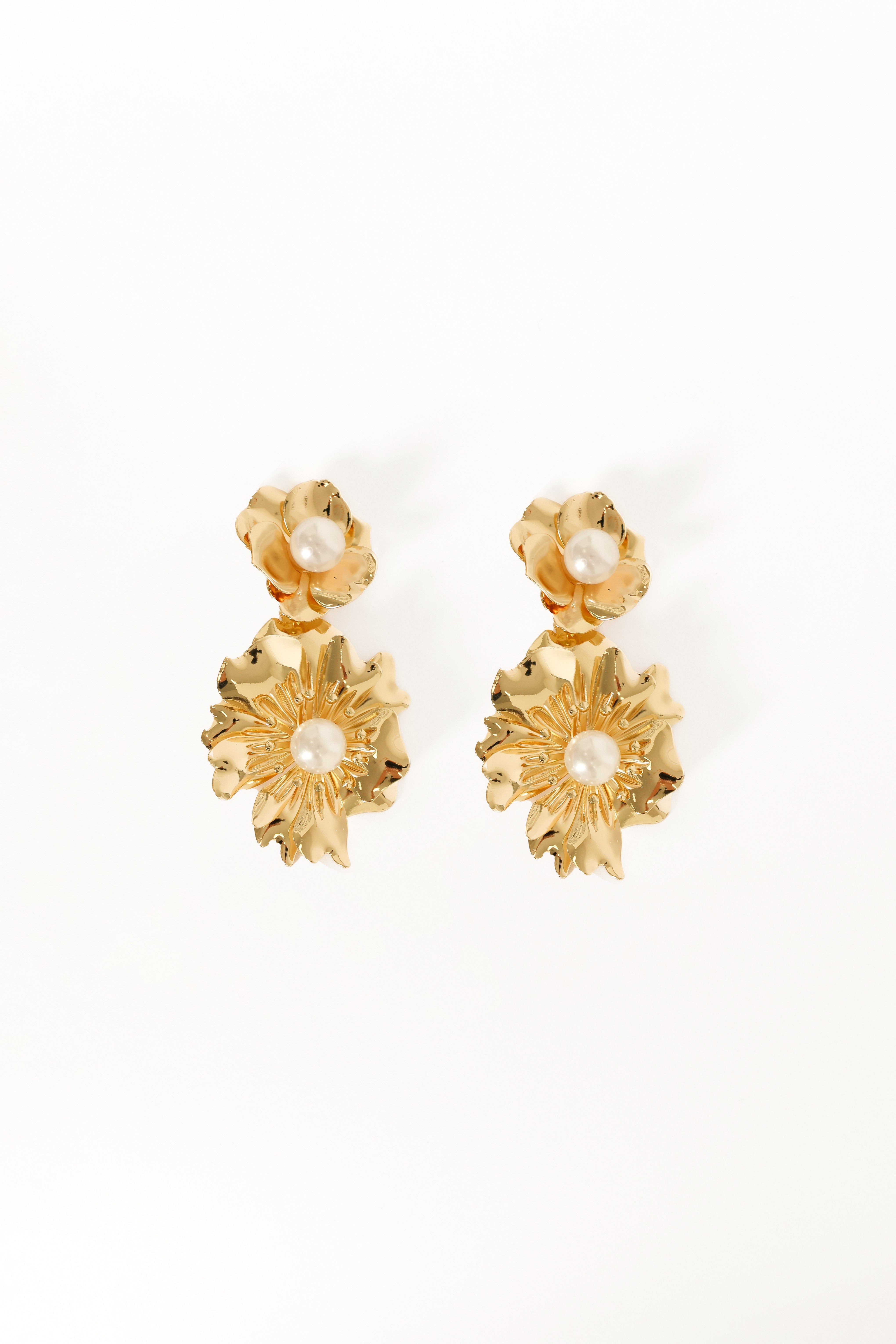 Petal and Pup USA ACCESSORIES Lilou Flower Pearl Earrings - Gold One Size