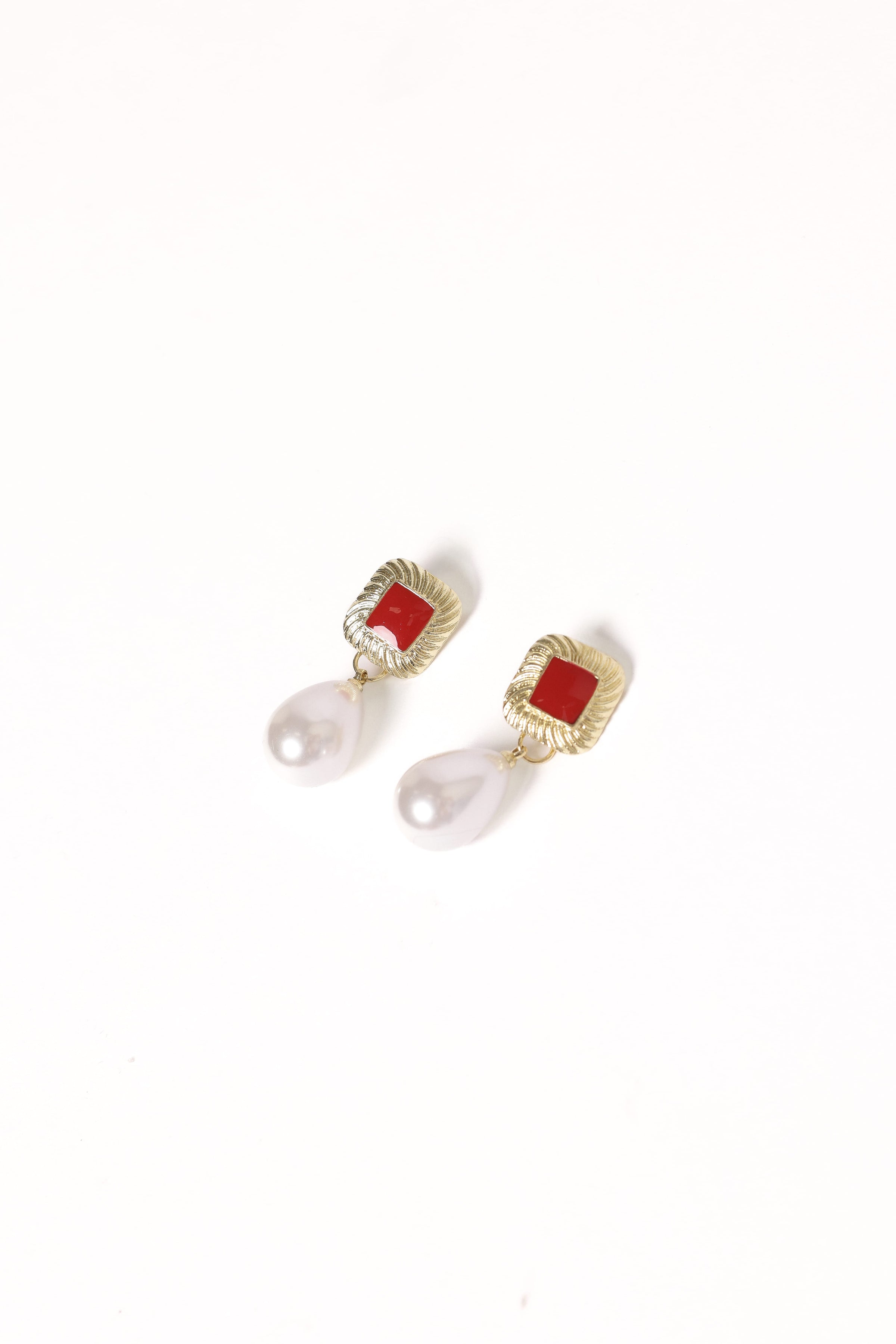 Petal and Pup USA ACCESSORIES Rosalind Earrings - Gold/Pearl One Size
