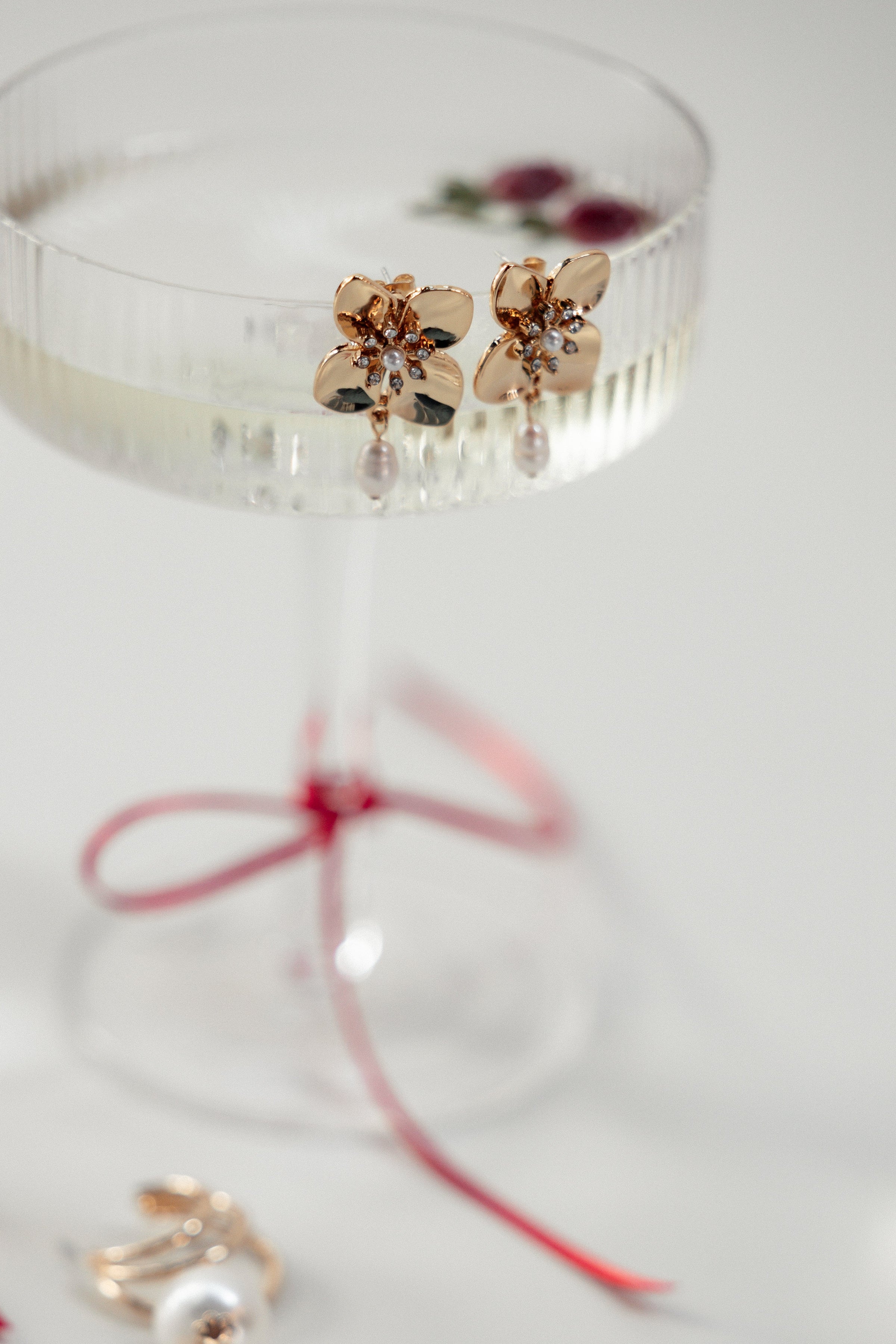 Petal and Pup USA ACCESSORIES Trina Flower Earrings - Gold/Pearl One Size