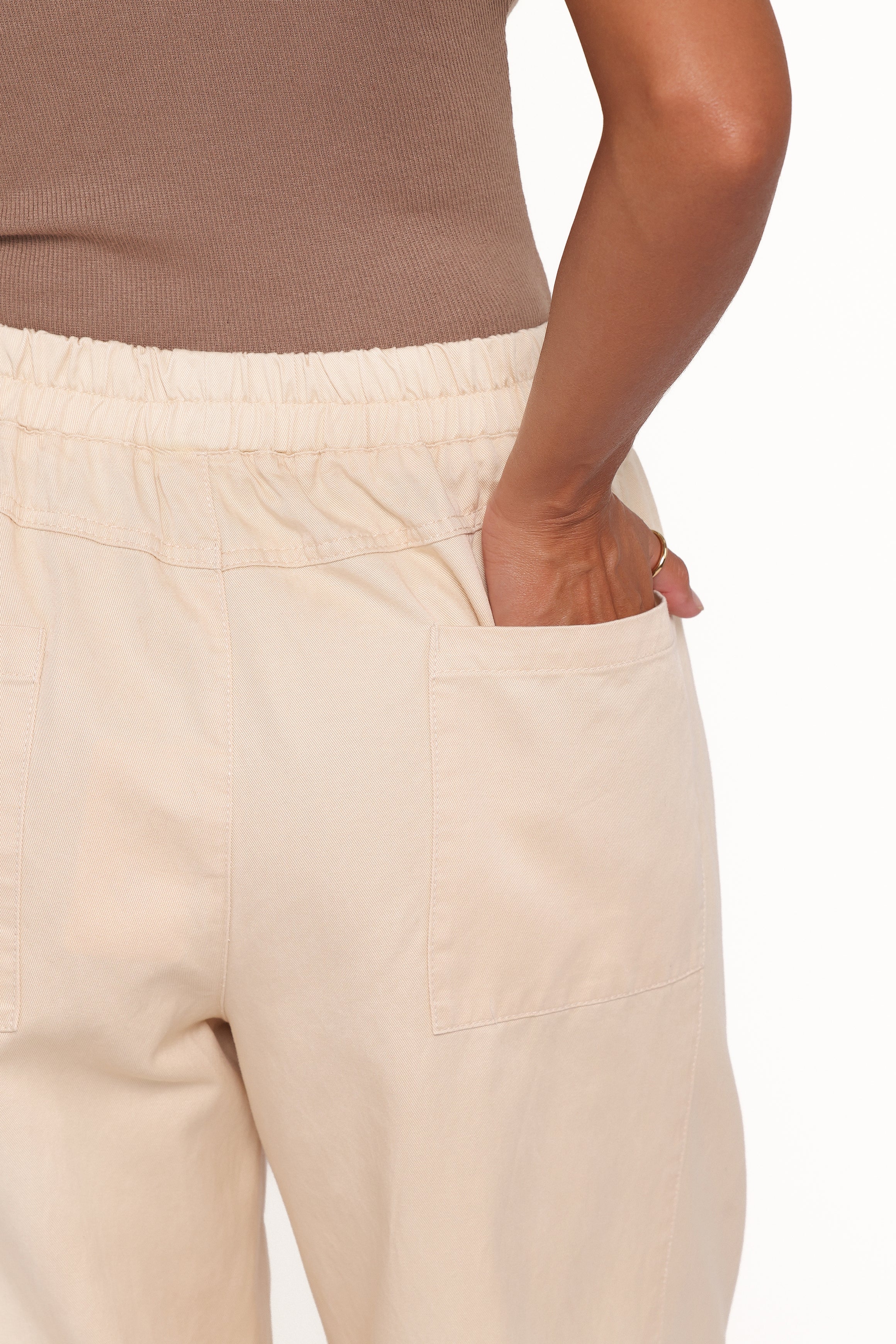 Petal and Pup USA BOTTOMS Sasha Cropped Barrel Jean - Ecru