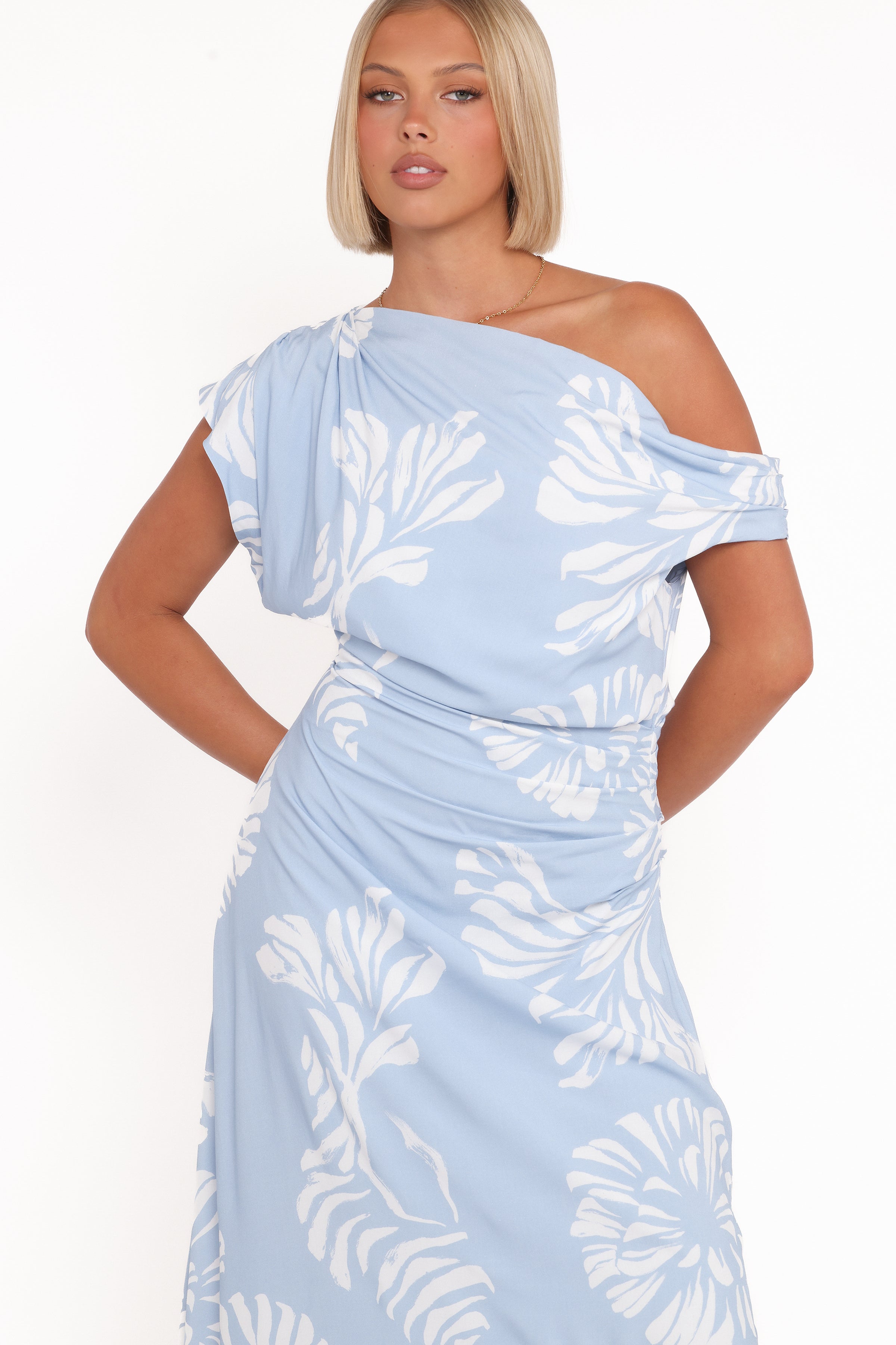 Petal and Pup USA DRESSES Apryl Midi Dress - Shell Print