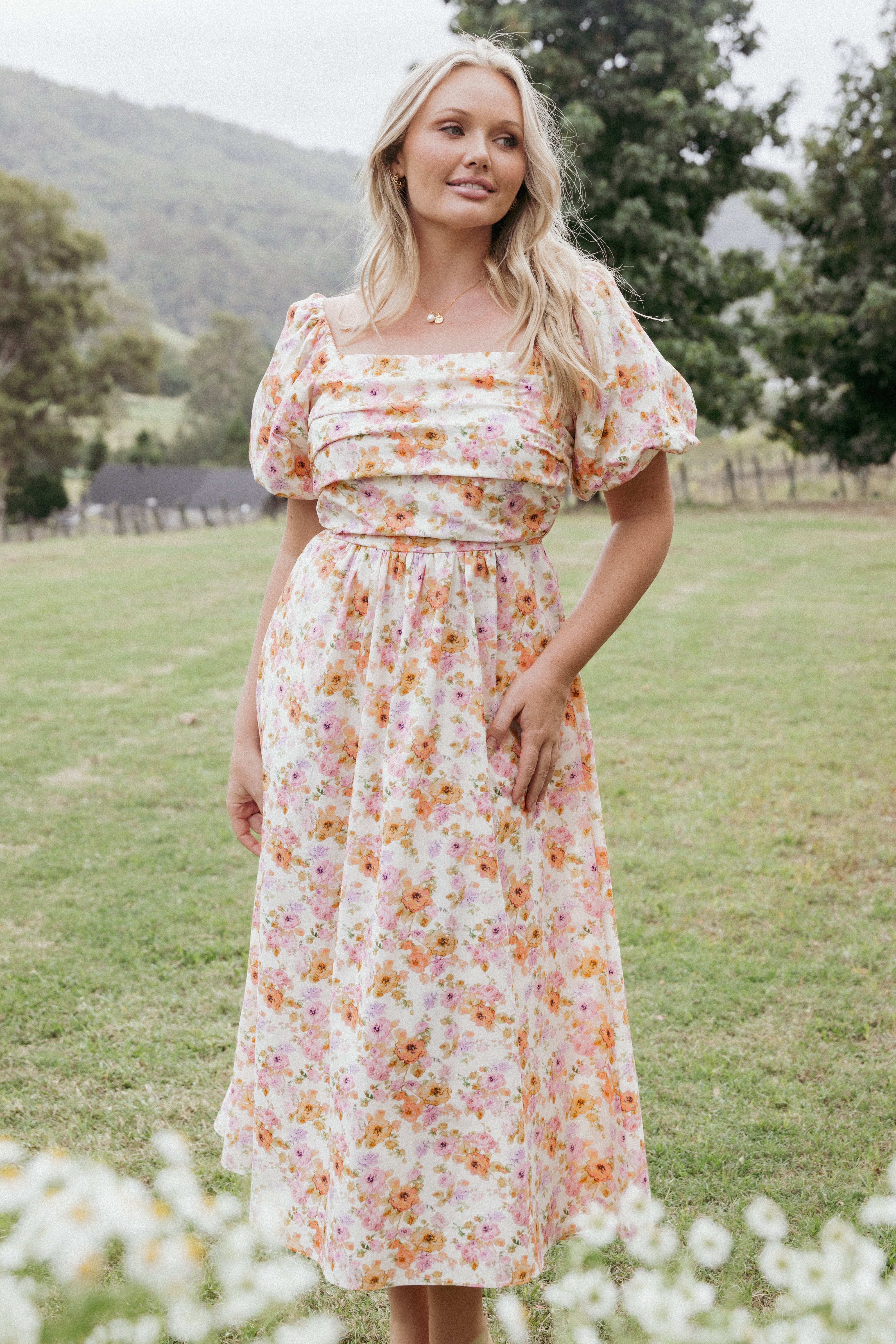Petal and Pup USA DRESSES Clo Puff Sleeve Midi Dress - Peach Floral