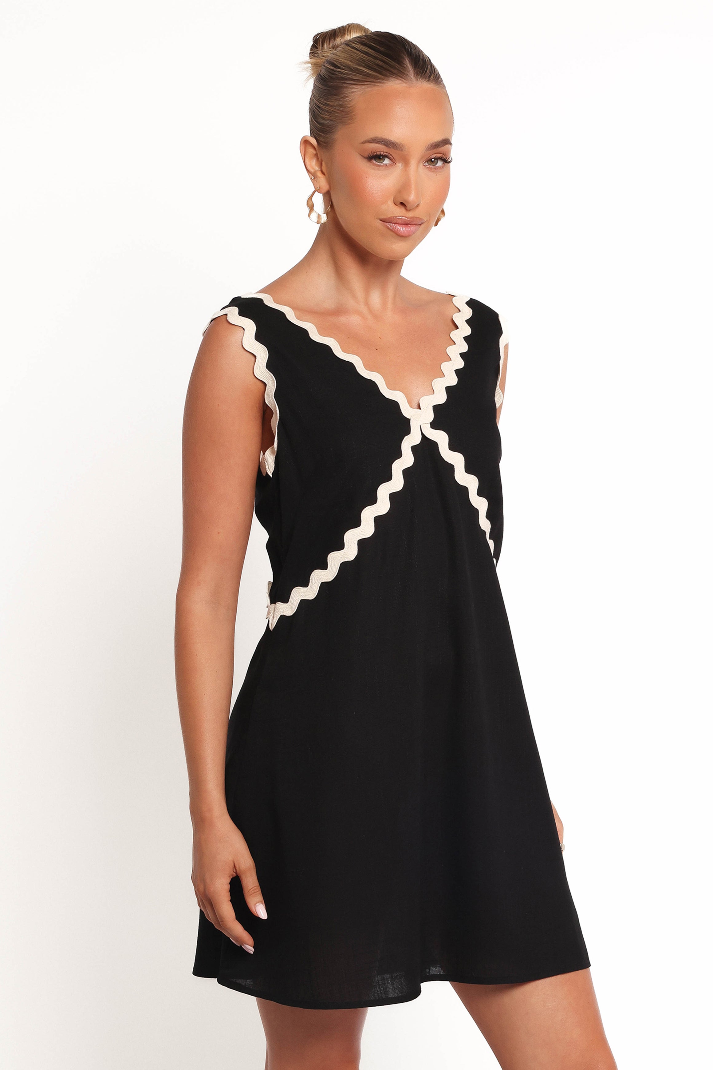 Petal and Pup USA DRESSES Lark Mini Dress - Black