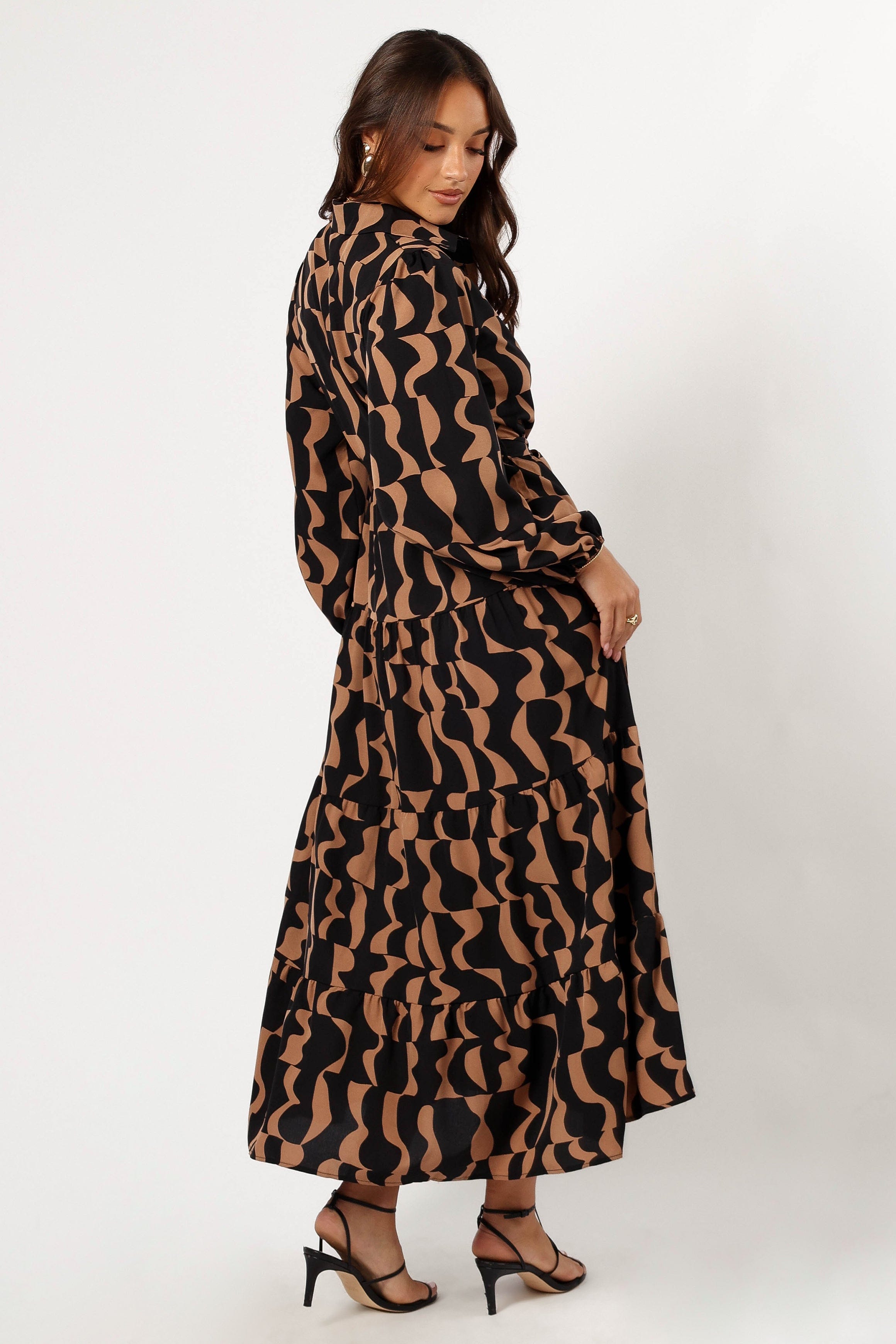 Petal and Pup USA DRESSES Lincoln Long Sleeve Maxi Dress - Black/Beige