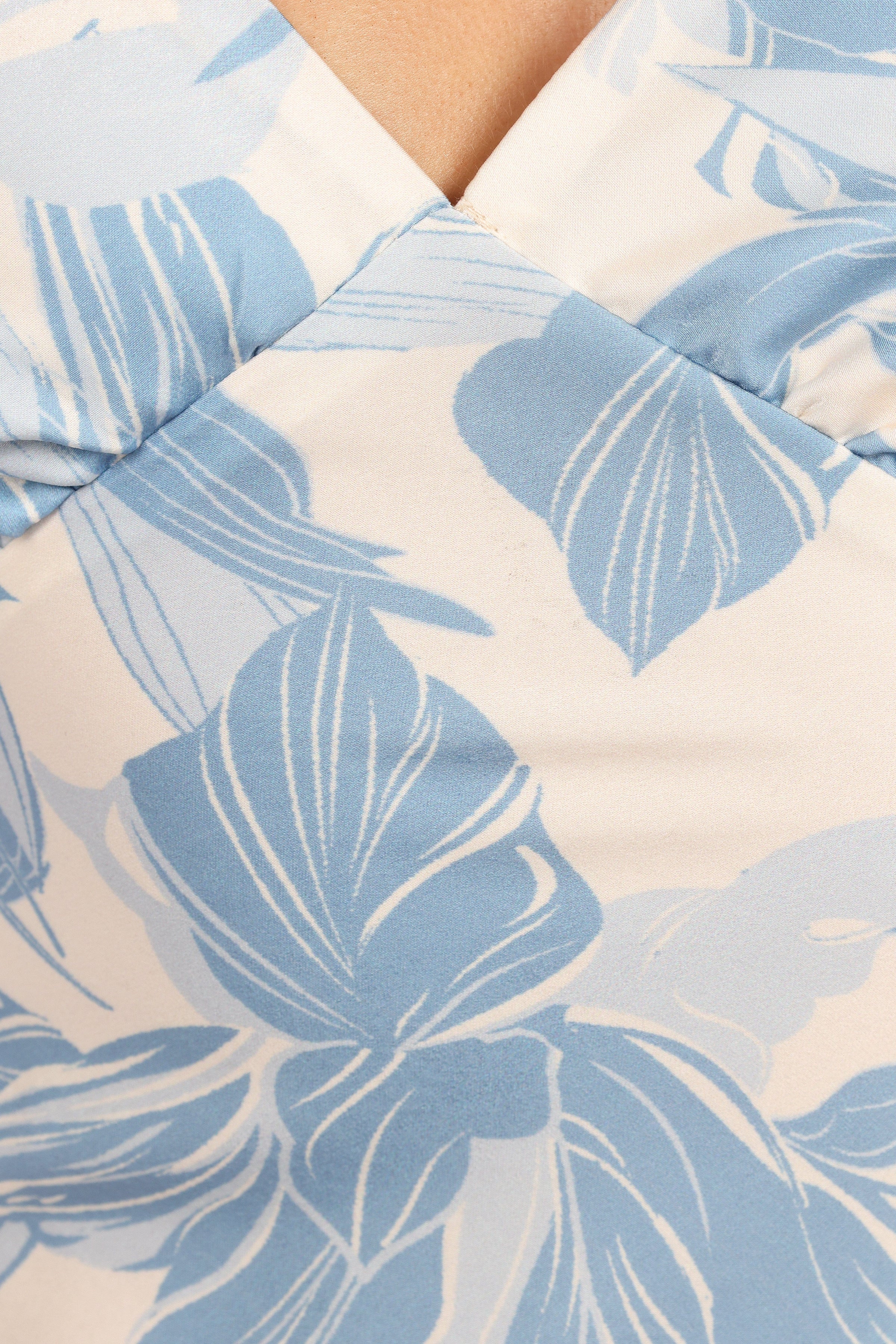 Petal and Pup USA DRESSES Lizza Maxi Dress - Pale Blue Print