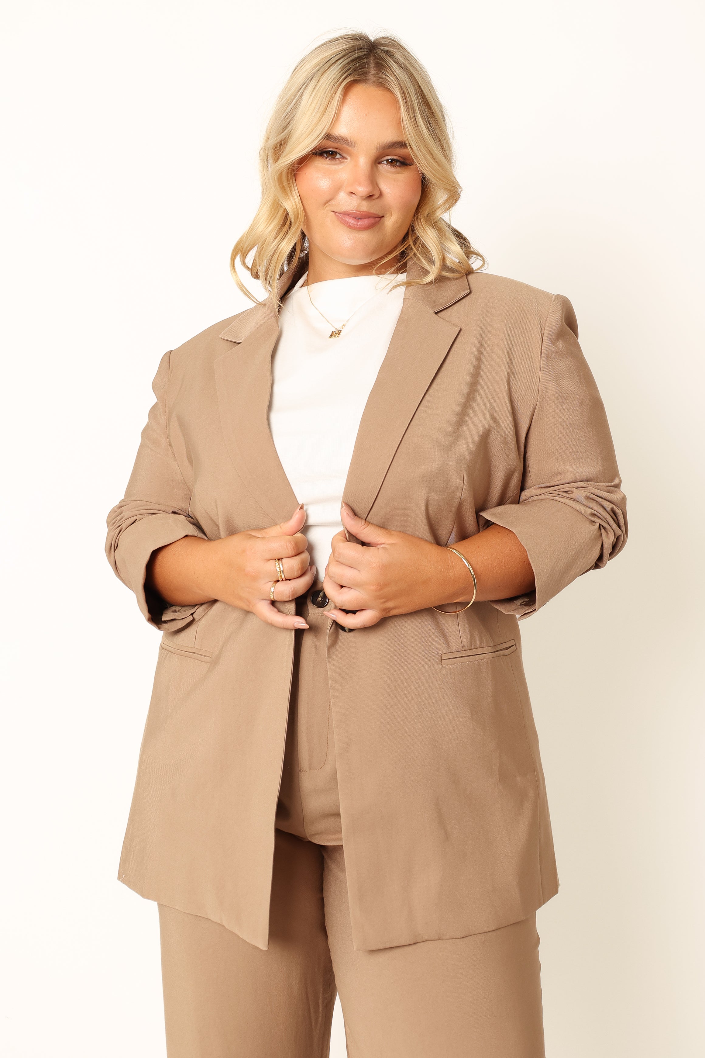 Petal and Pup USA OUTERWEAR Noelle Oversized Blazer - Light Brown