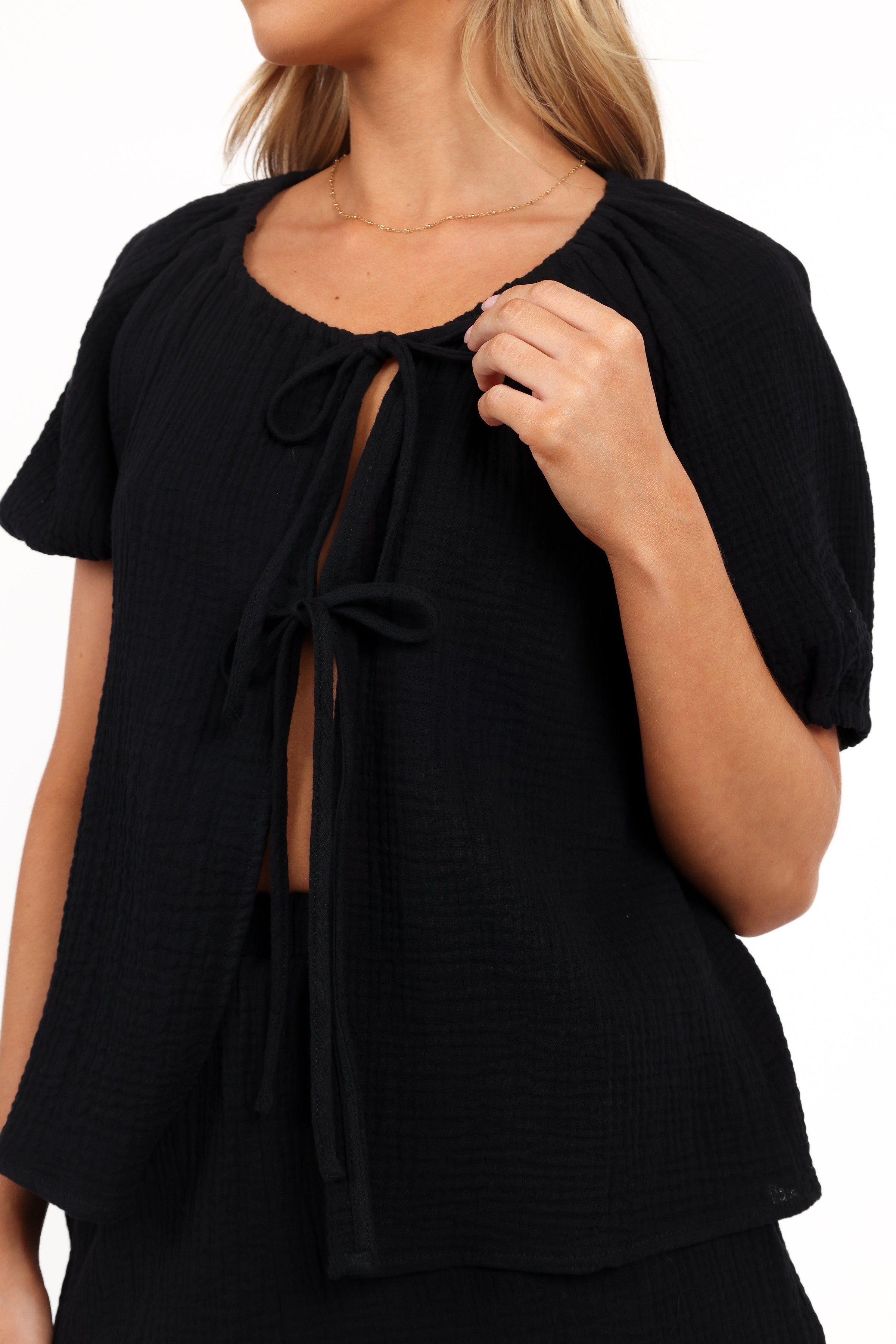 Petal and Pup USA TOPS Bonnie Short Sleeve Top - Black