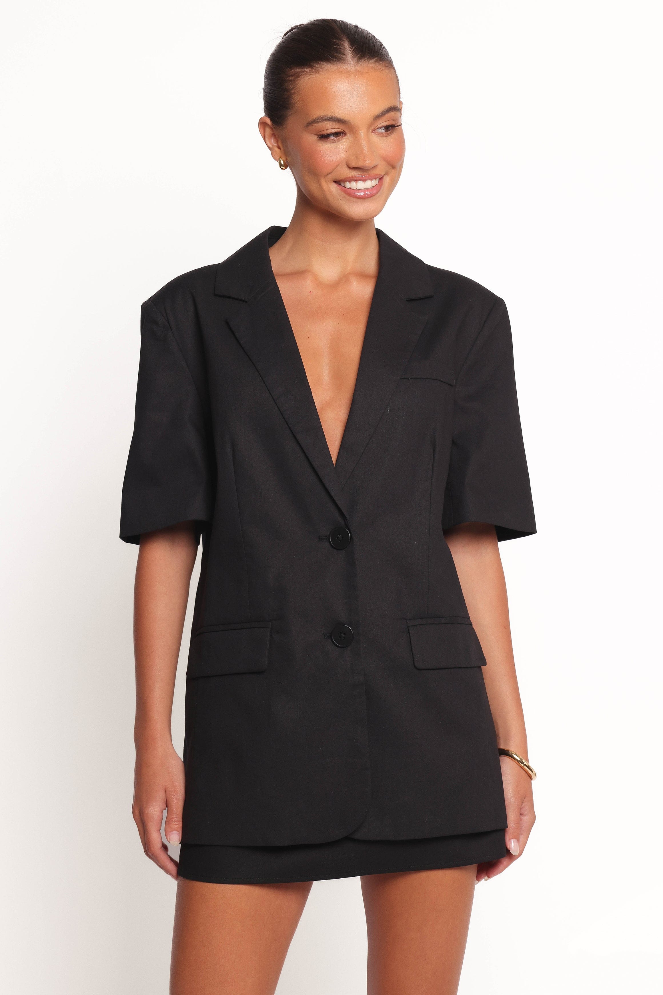 Petal and Pup USA TOPS Brielle Short Sleeve Blazer Top - Black
