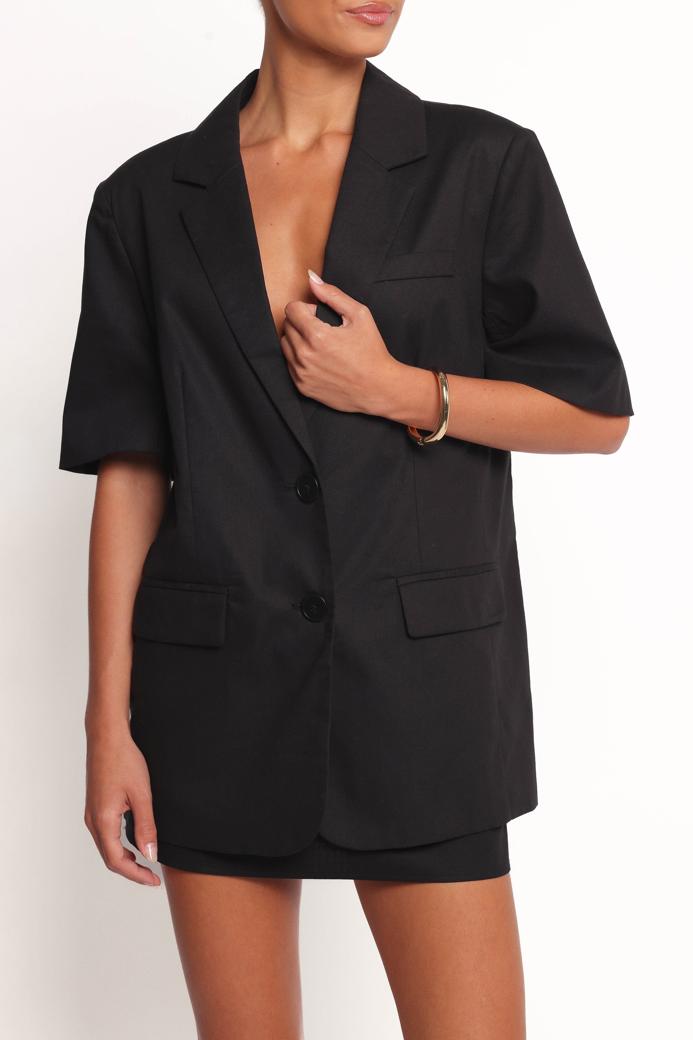 Petal and Pup USA TOPS Brielle Short Sleeve Blazer Top - Black