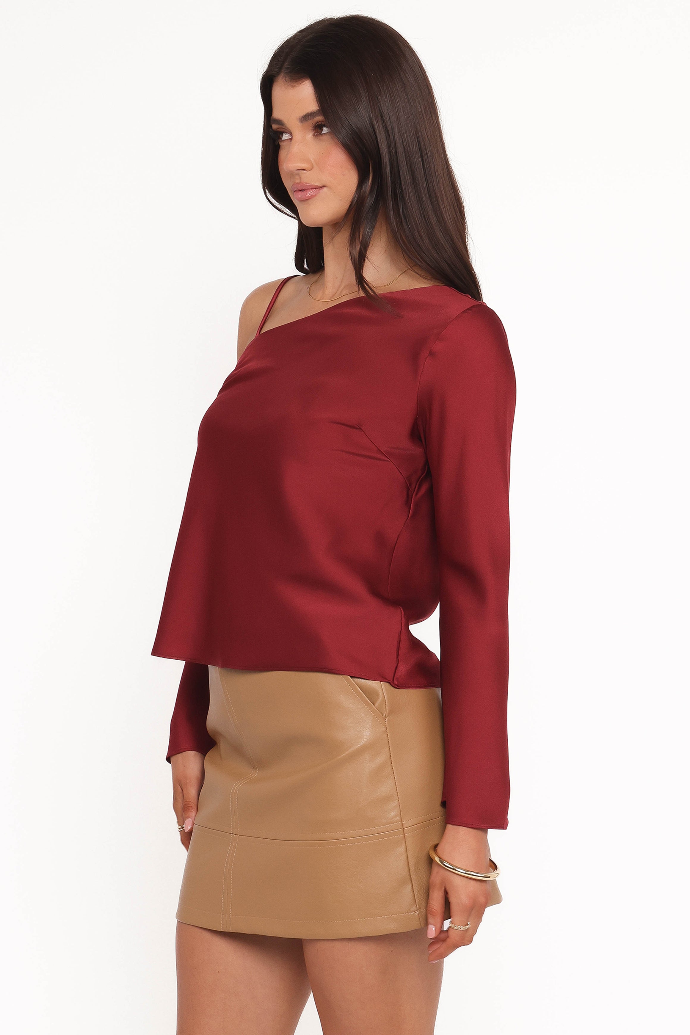Petal and Pup USA TOPS Brisa Off Shoulder Top - Cherry