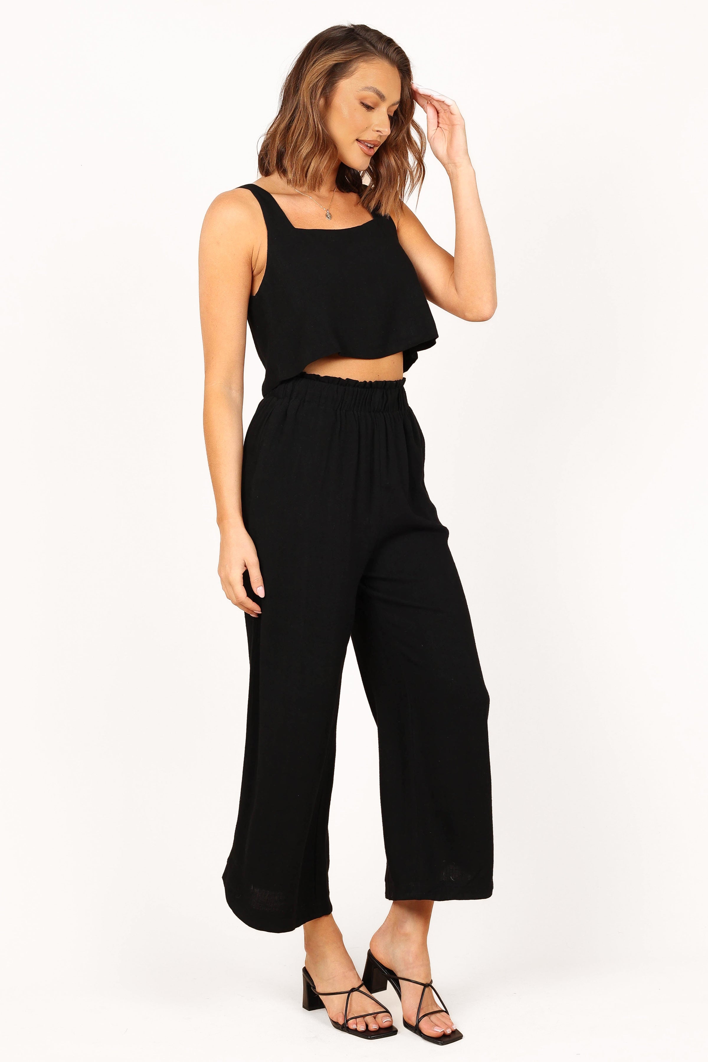 Petal and Pup USA TOPS Eleanor Cropped Top - Black