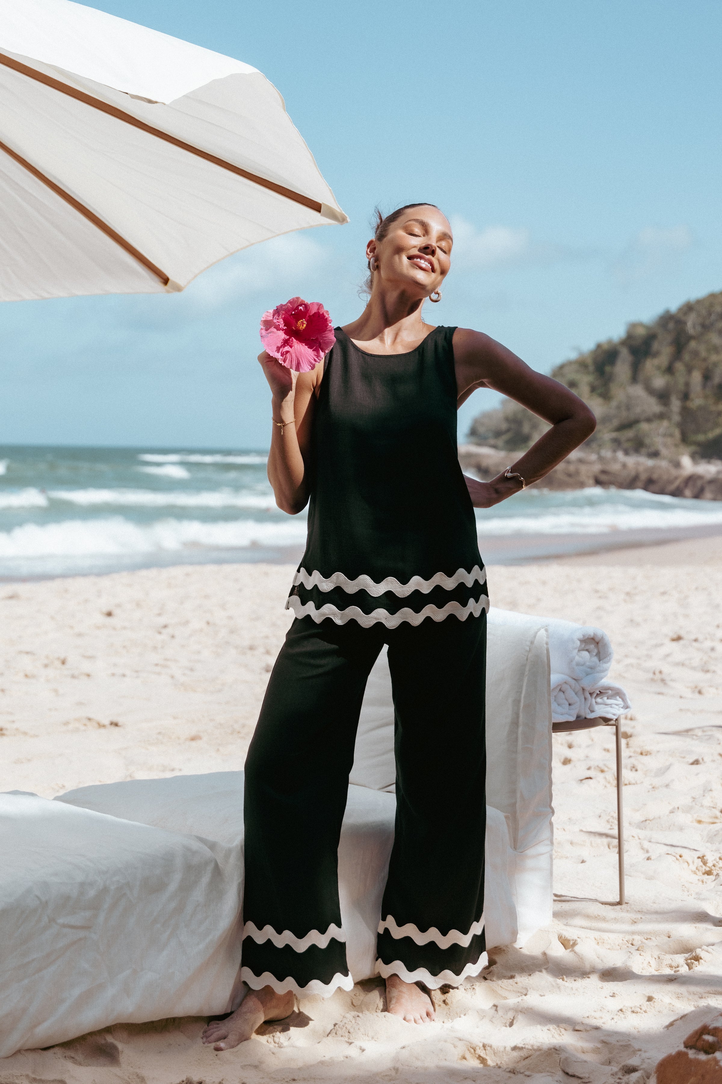 Petal and Pup USA TOPS Taliah Tunic Top - Black