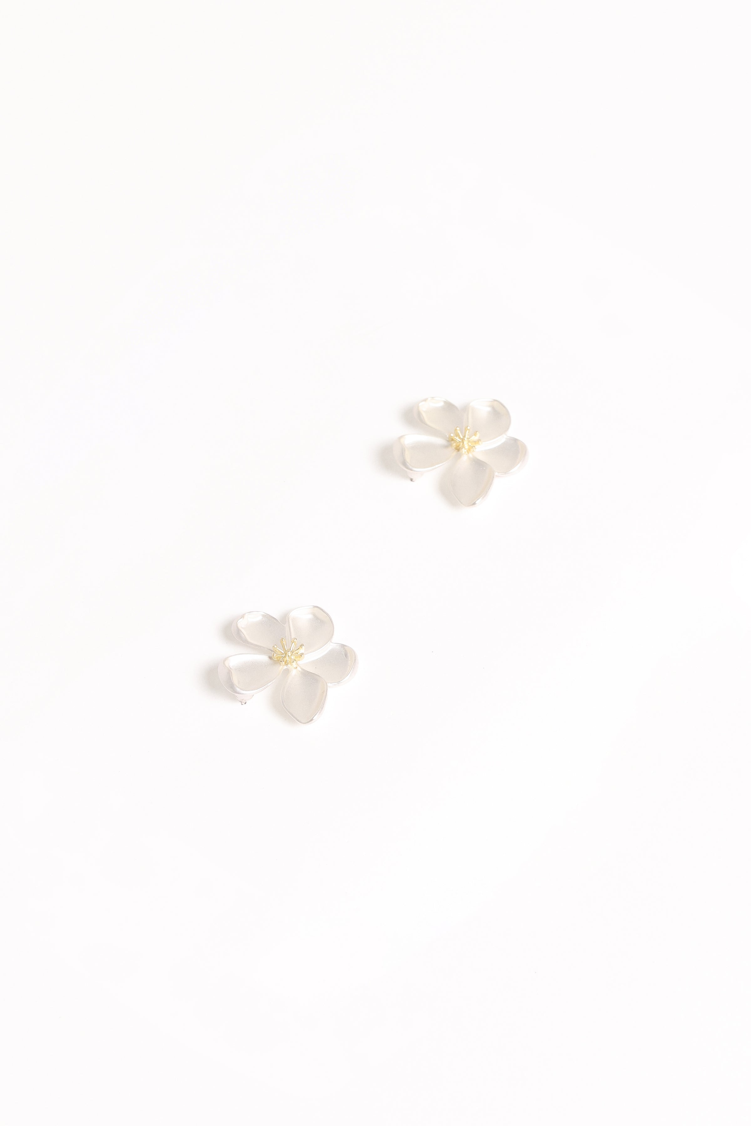 Gisella Flower Earrings - White