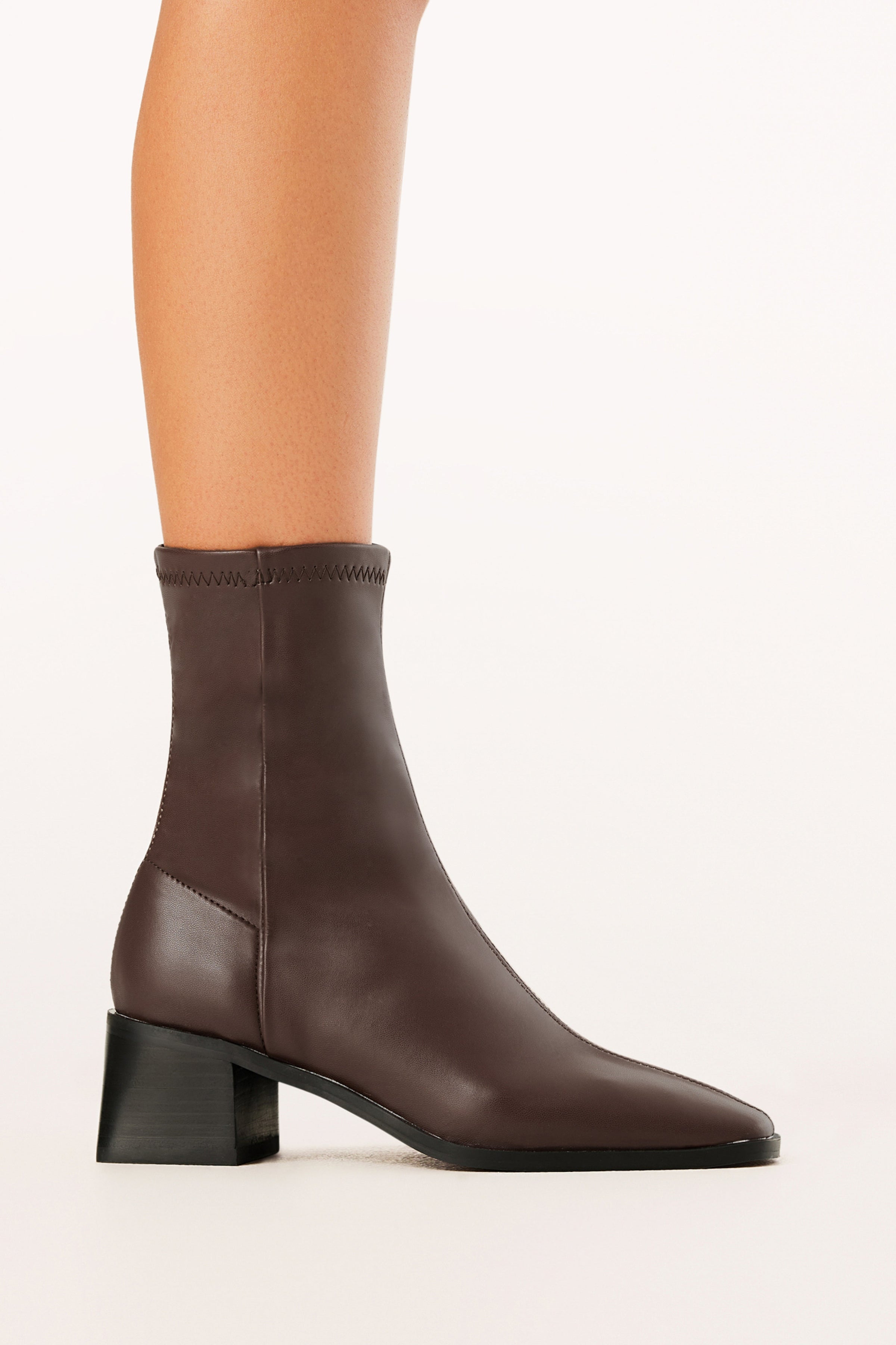 Chihiro Booties - Hickory