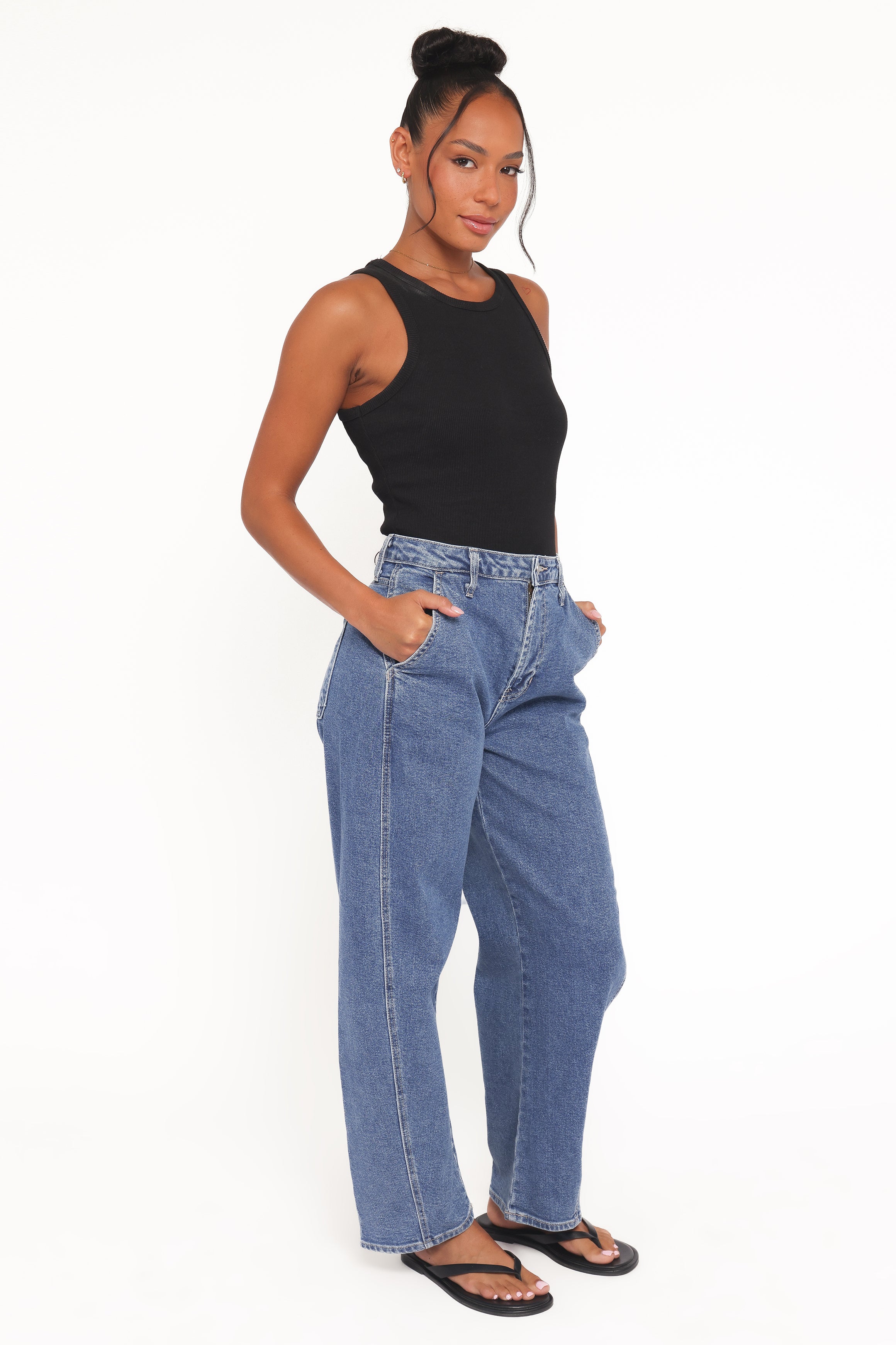 Cosima Stretch Arc Barrel Jean - Medium Wash