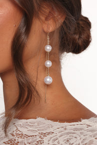 Margaux Earrings - Pearl