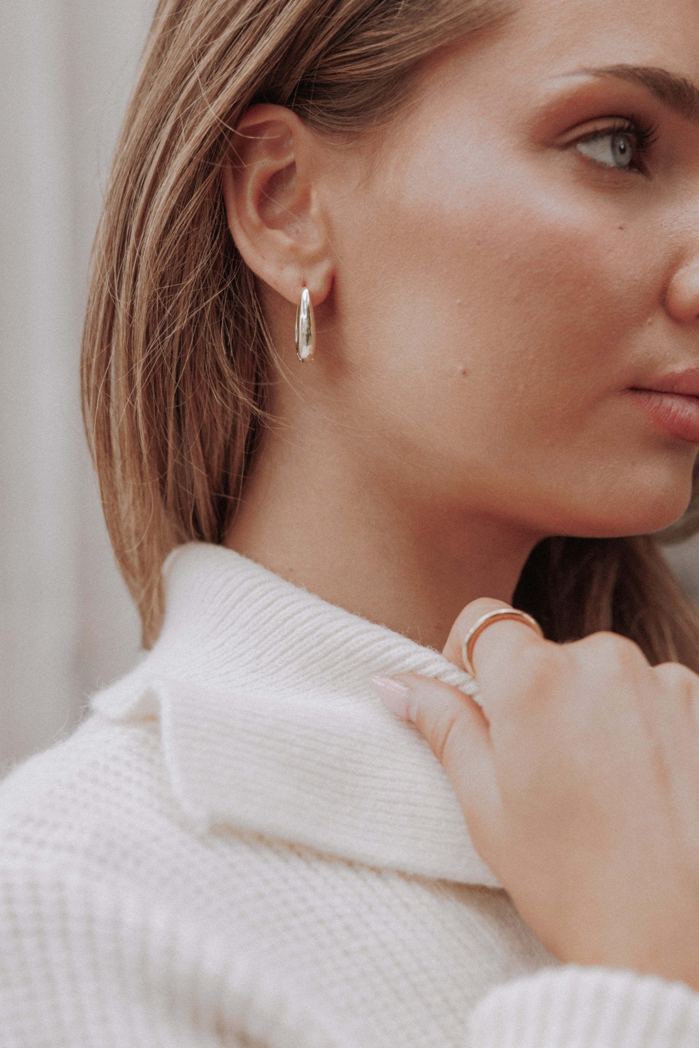 ACCESSORIES Farrow Loop Earrings - Gold