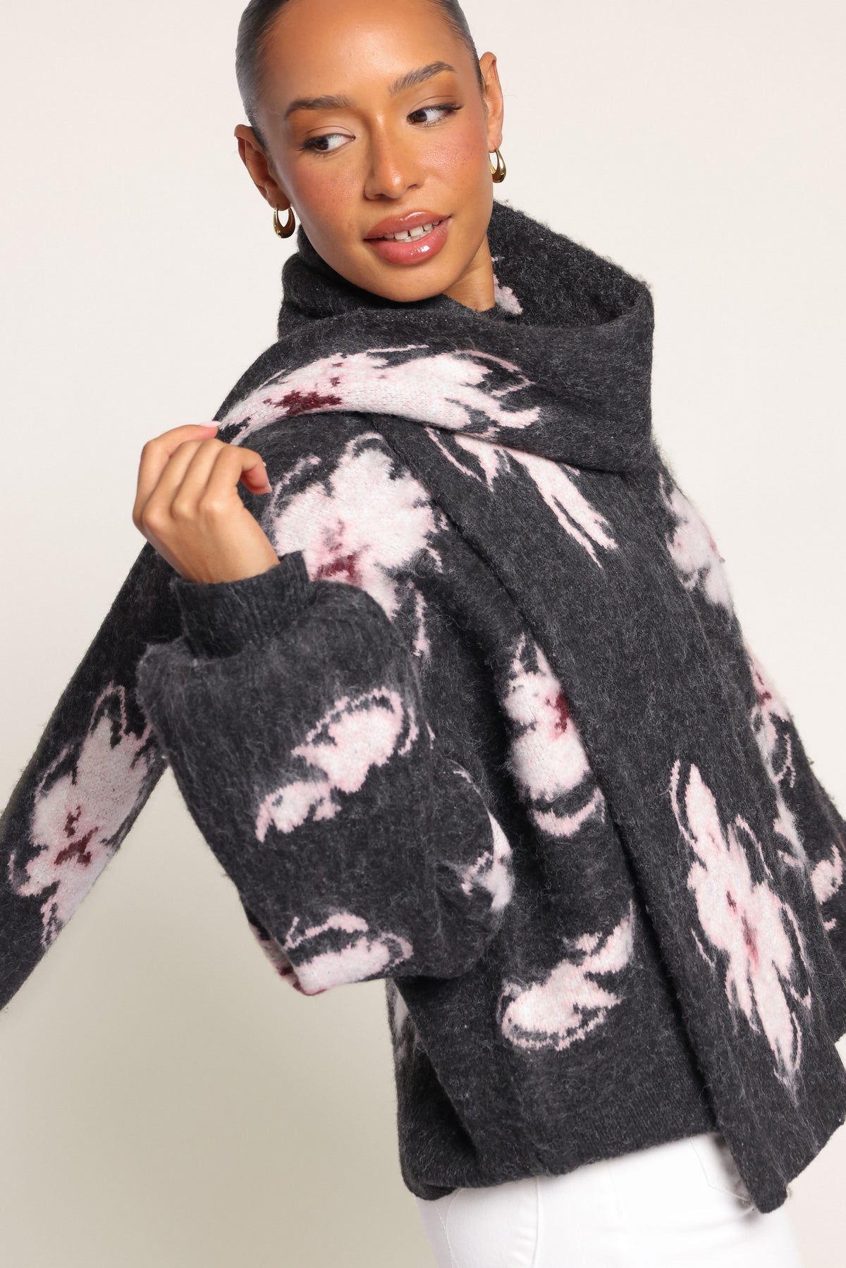 KNITWEAR Garetta Scarf Sweater - Charcoal Pink Floral