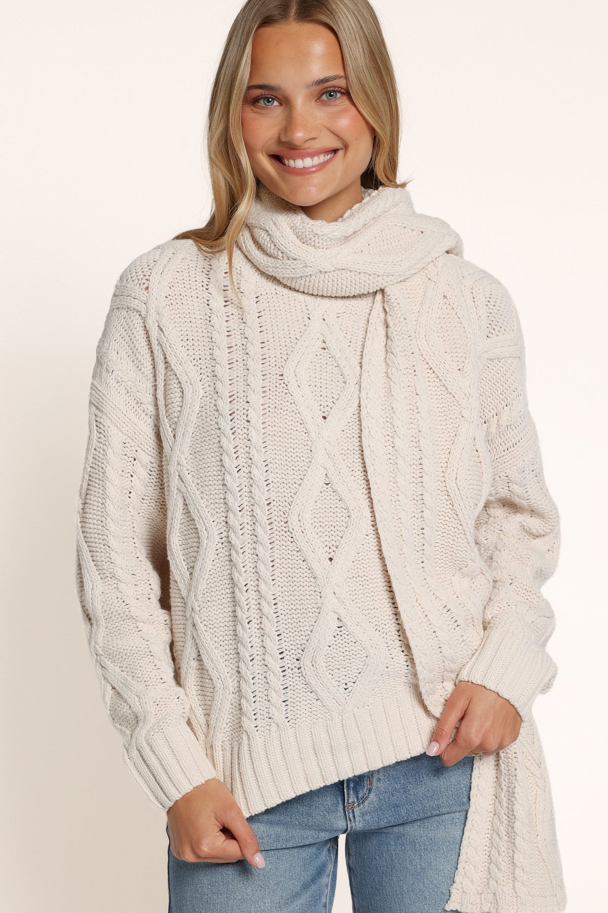 KNITWEAR Malika Cable Knit Scarf Sweater - Cream