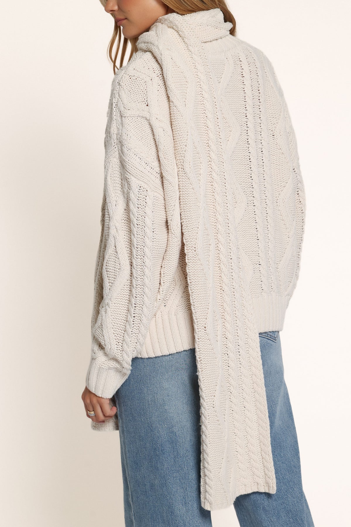 KNITWEAR Malika Cable Knit Scarf Sweater - Cream
