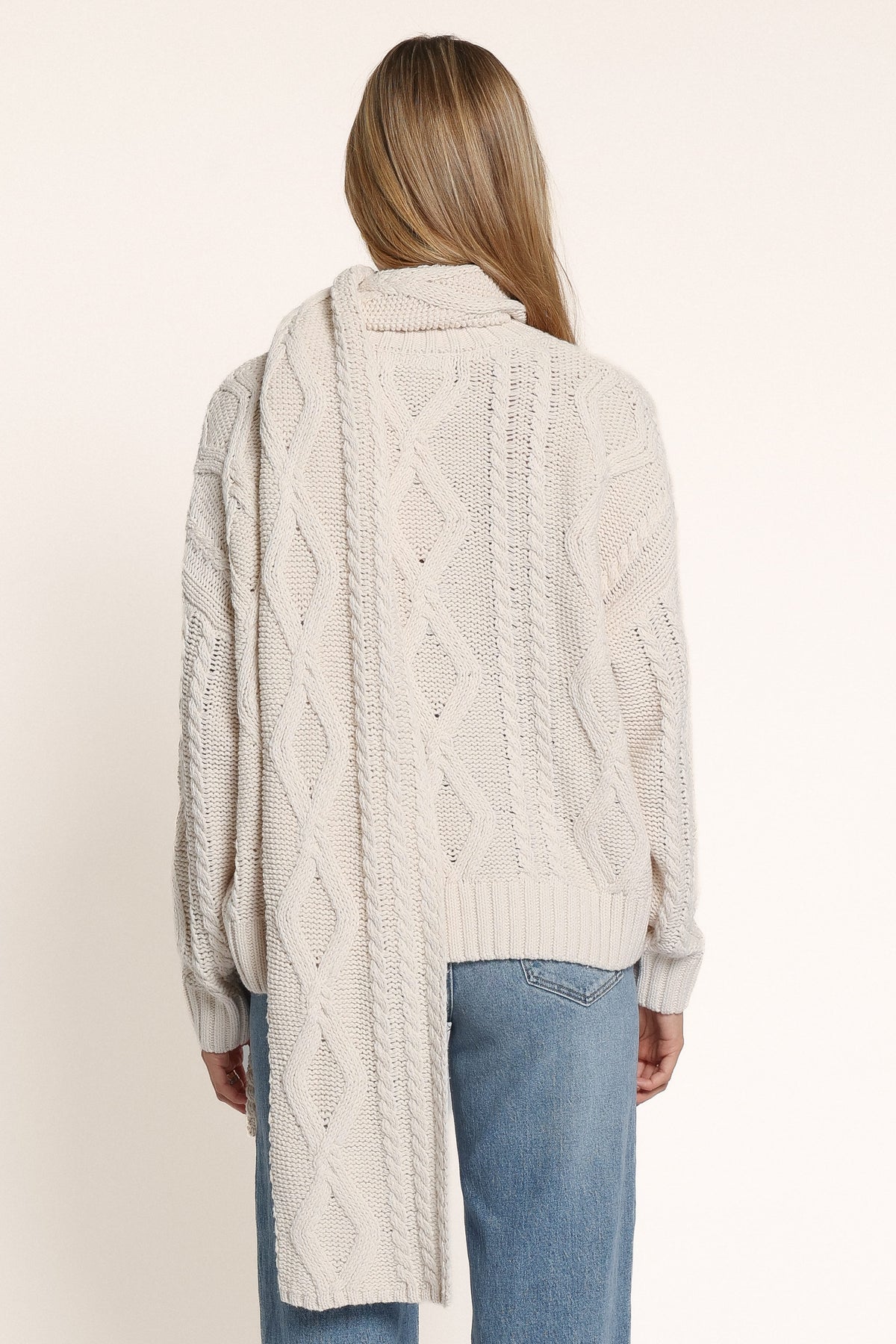 KNITWEAR Malika Cable Knit Scarf Sweater - Cream