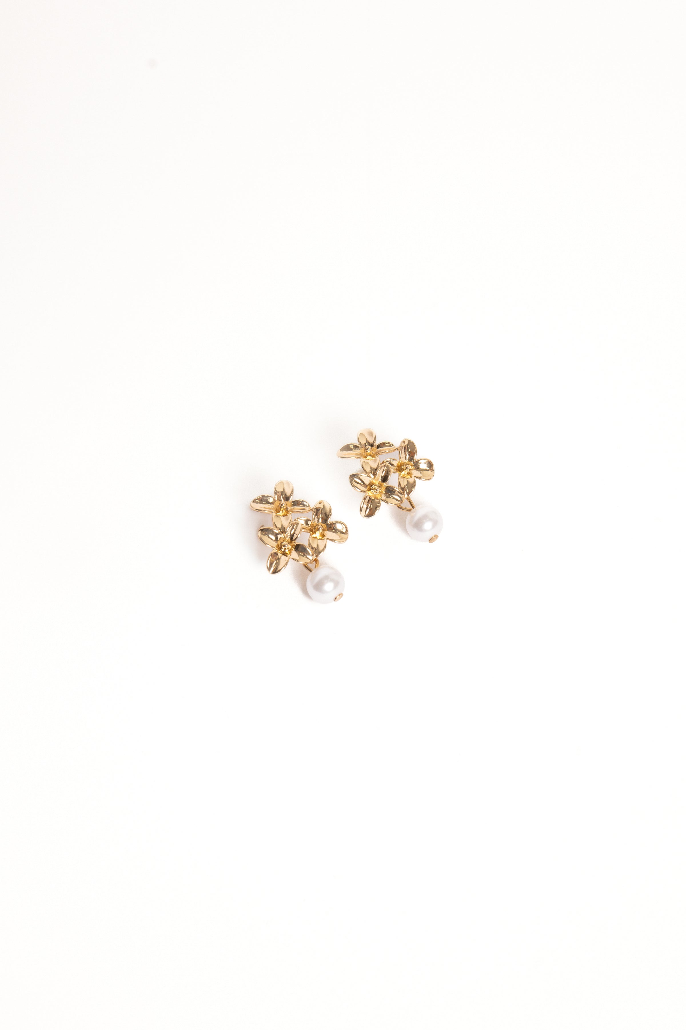 Petal and Pup USA ACCESSORIES Amani Earrings - Gold/Pearl One Size