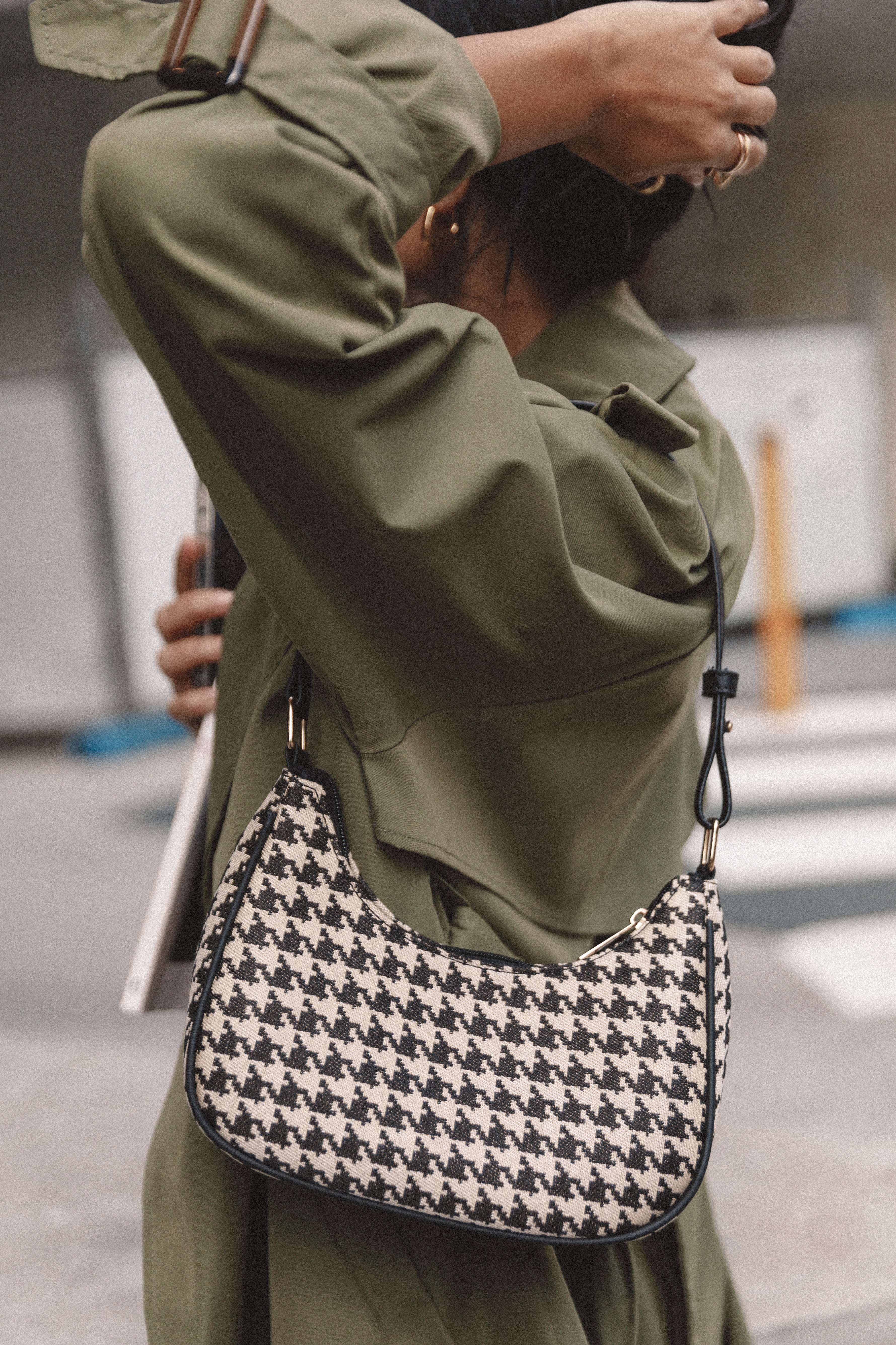 Amazon.com: Classic Black White Houndstooth Tote Bag : Clothing, Shoes &  Jewelry