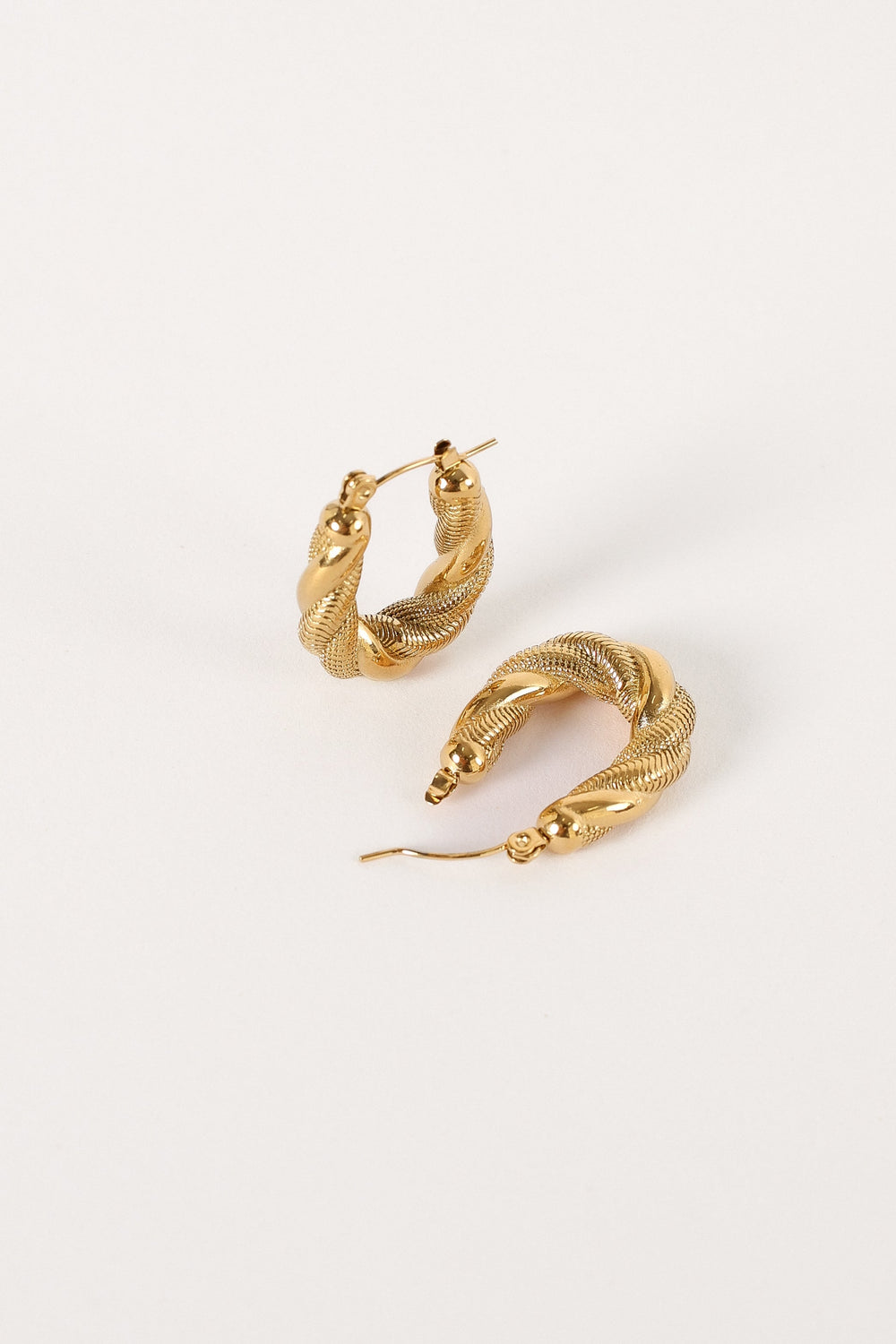 ACCESSORIES @Beth Twist Hoop Earrings - Gold