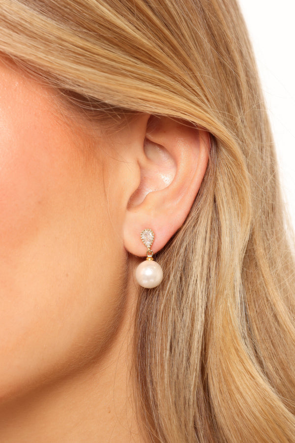 Petal and Pup USA ACCESSORIES Camille Pearl Earrings - Gold One Size