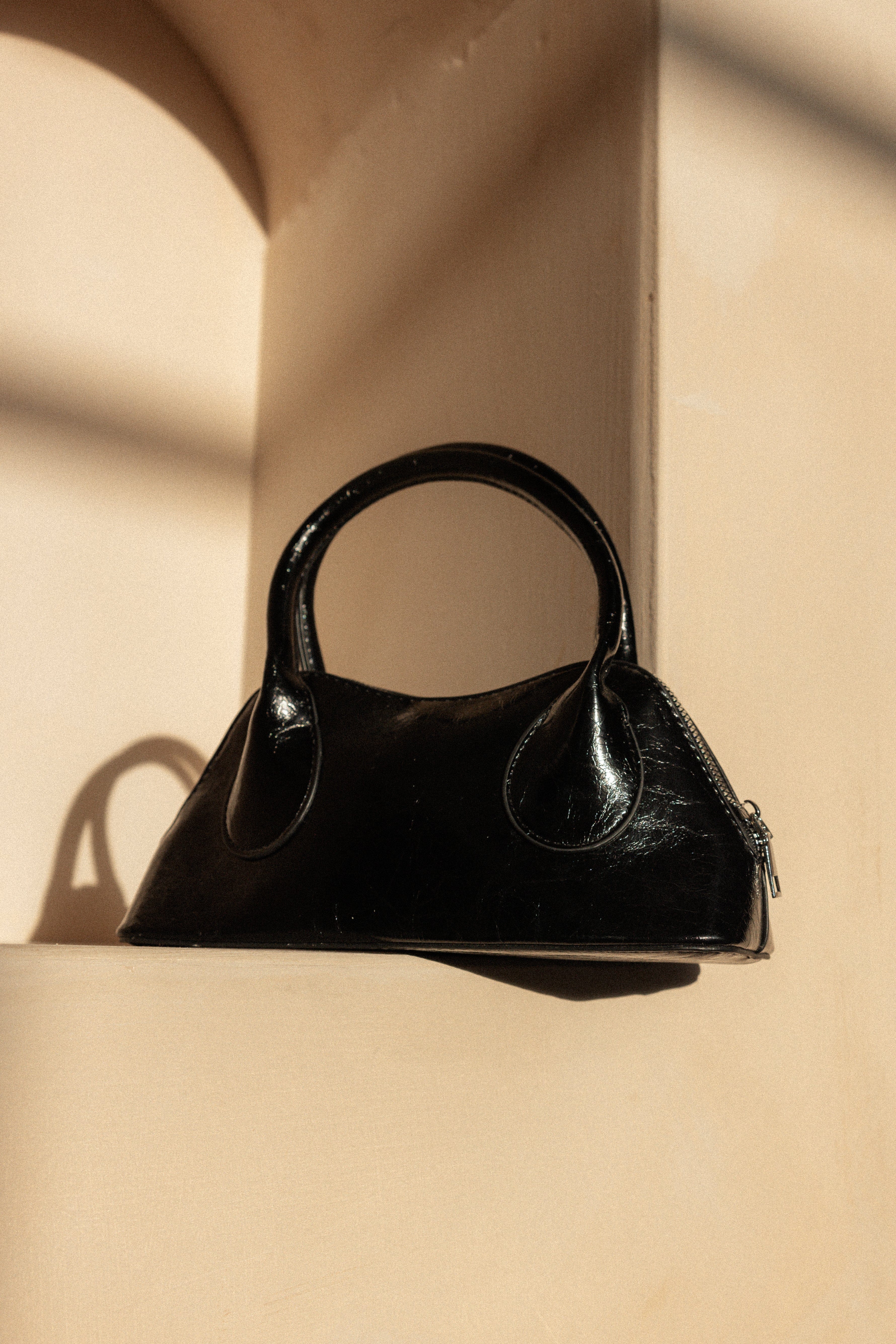Petal and Pup USA ACCESSORIES Carolyn Handbag - Black One Size