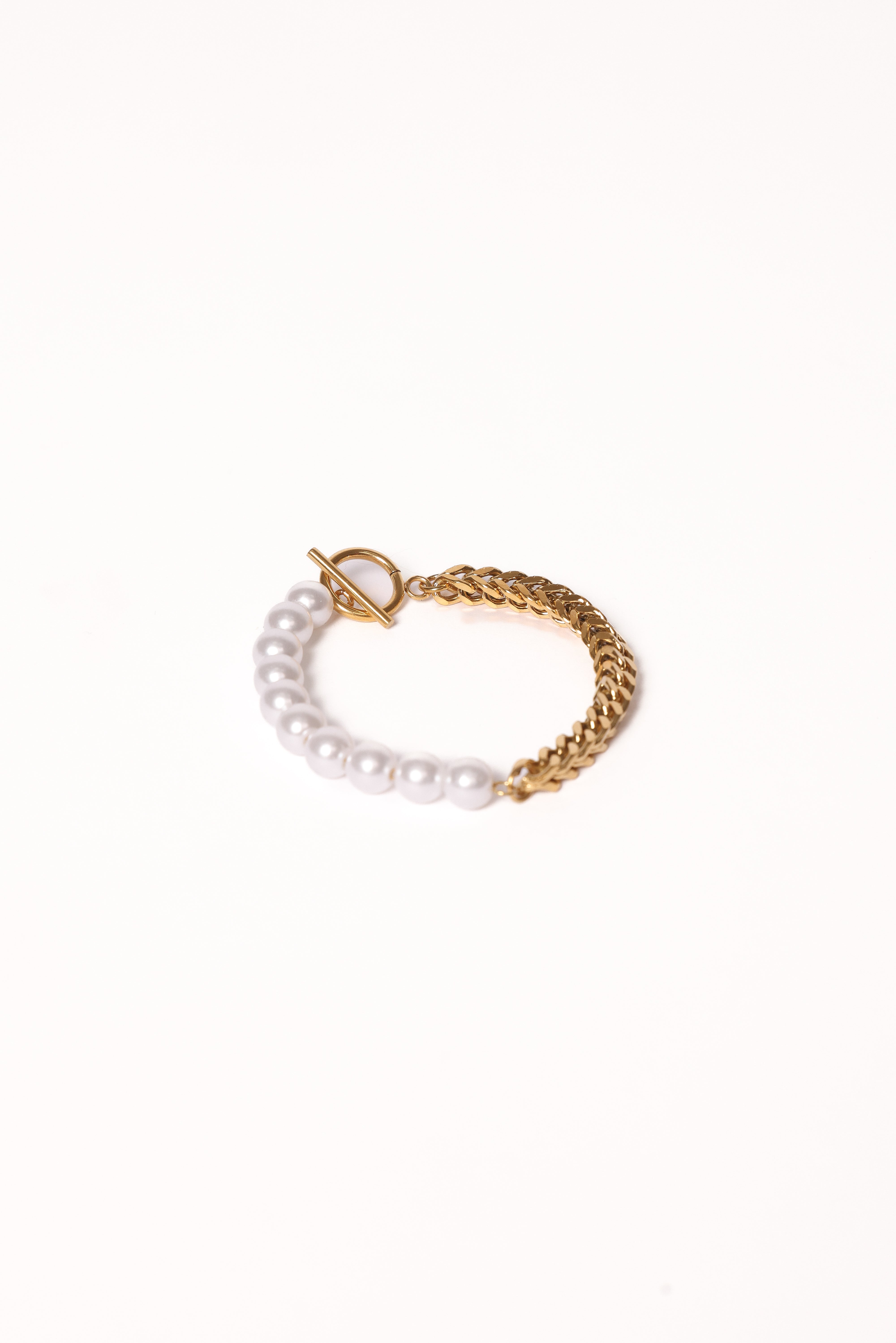 Petal and Pup USA ACCESSORIES Cascais Bracelet - Gold/Pearl One Size
