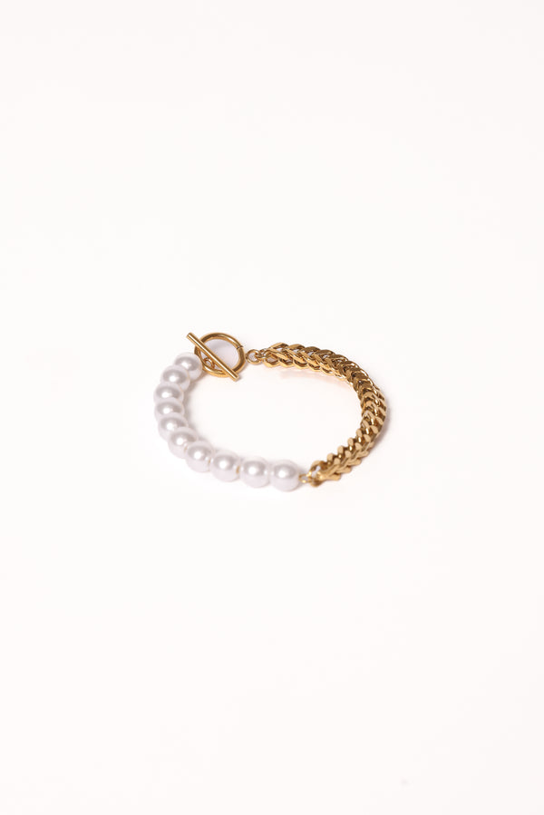 Petal and Pup USA ACCESSORIES Cascais Bracelet - Gold/Pearl One Size