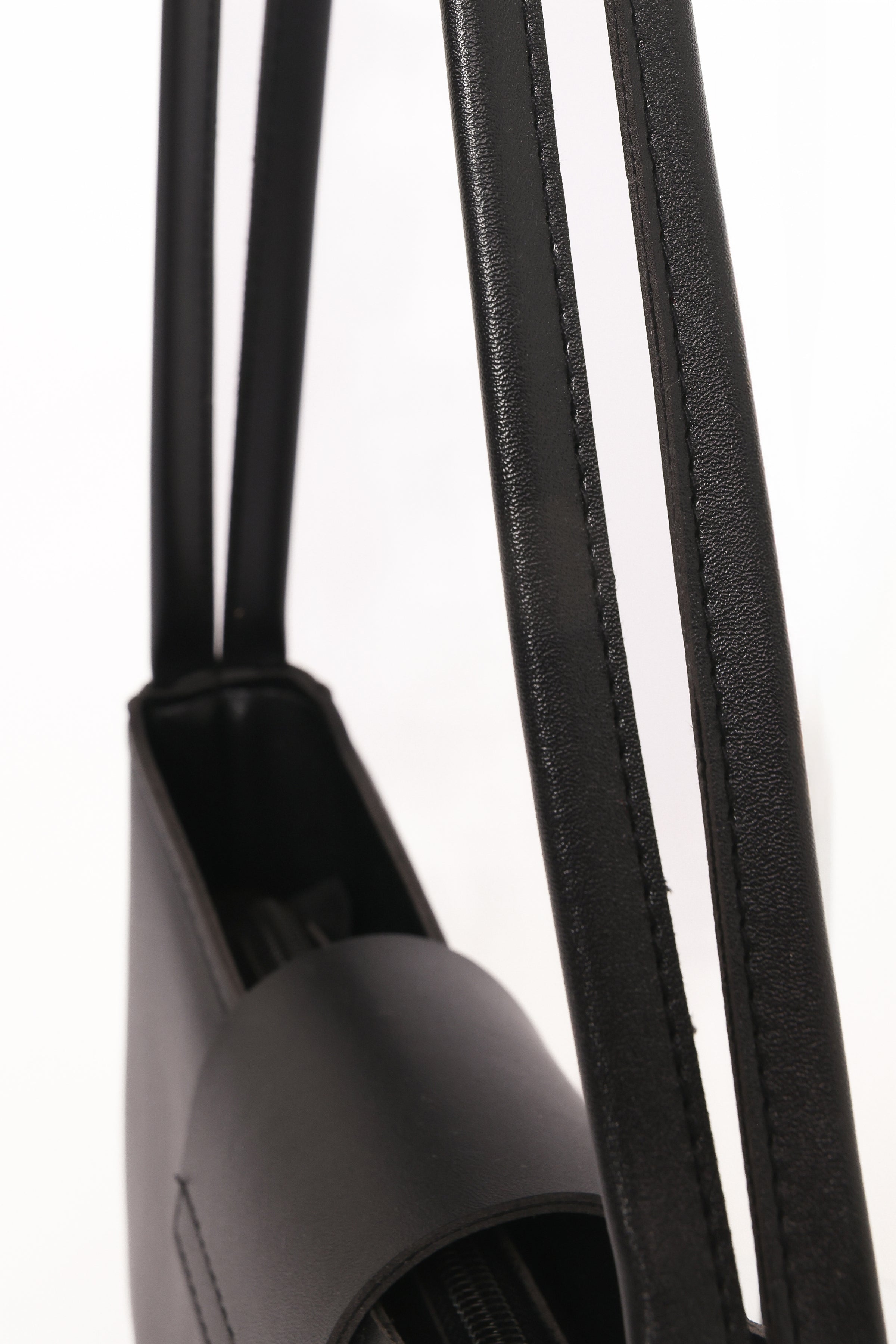 Petal and Pup USA ACCESSORIES Darina Handbag - Black One Size