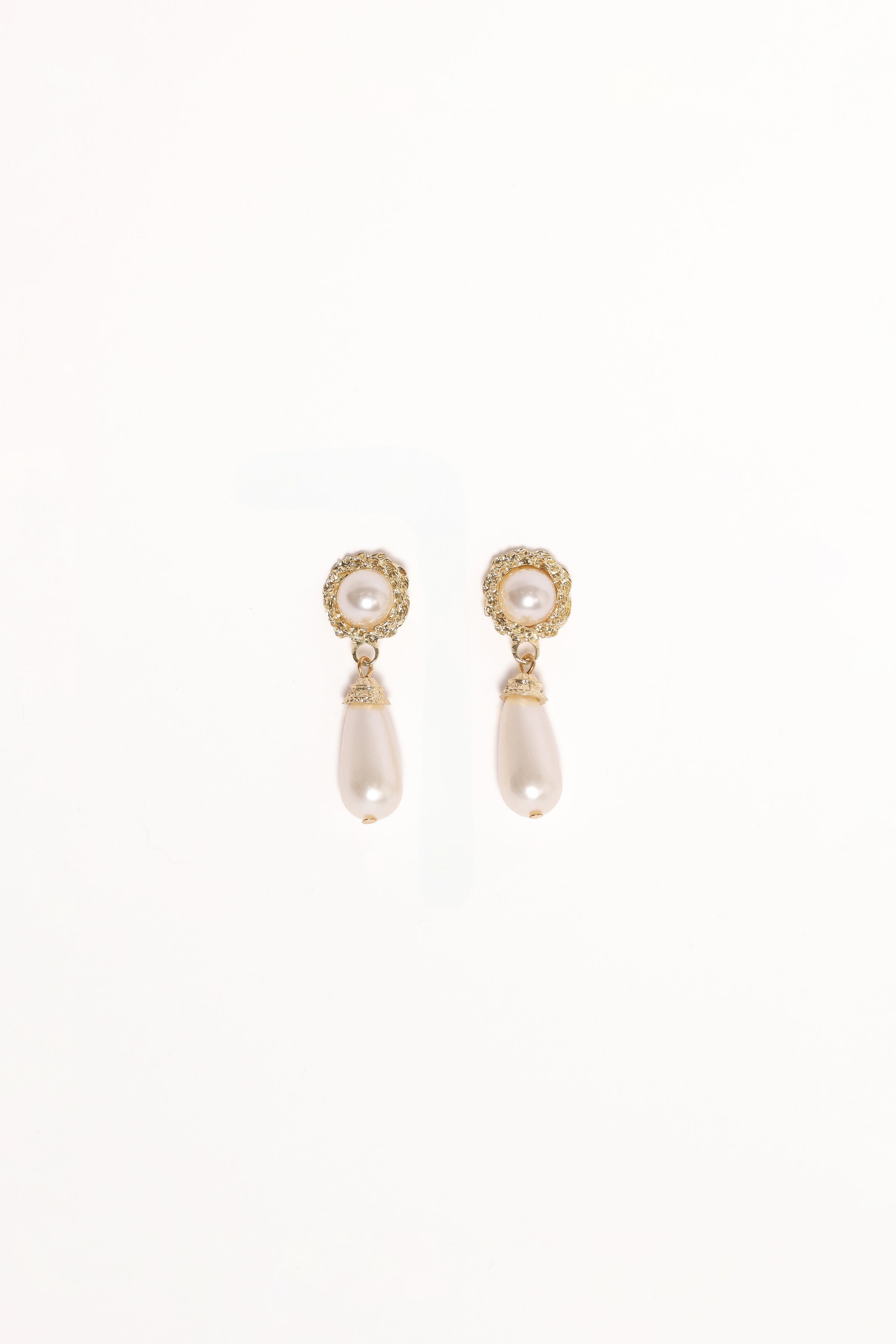 Petal and Pup USA ACCESSORIES Estelle Earrings - Gold/Pearl One Size