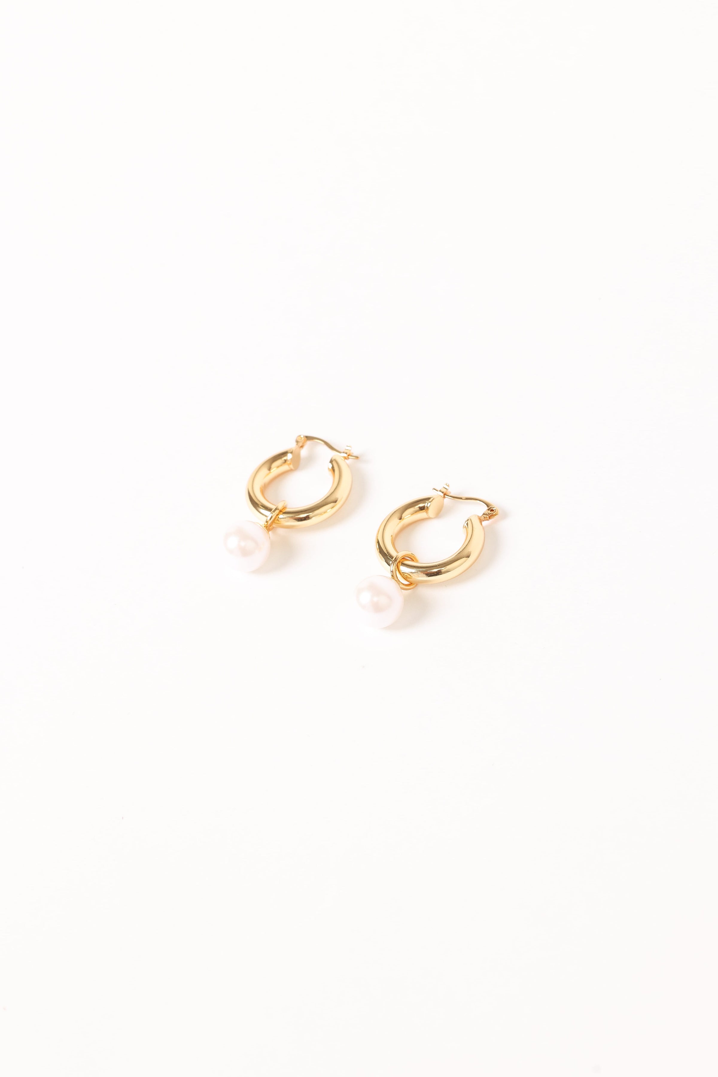 Petal and Pup USA ACCESSORIES Geneva Earrings - Gold/Pearl One Size